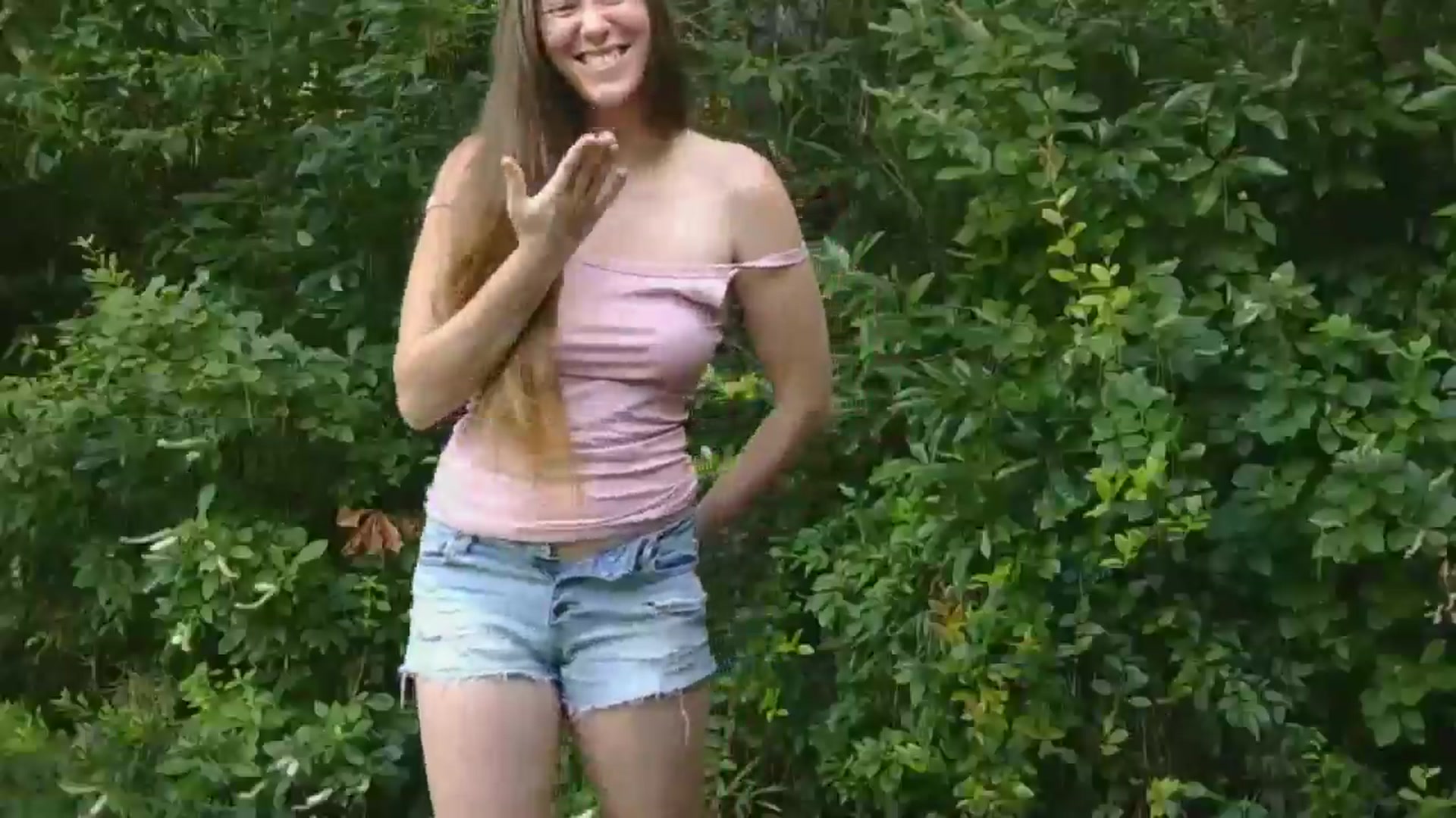 Gallery image thumbnail from GirlOffGrid's myfreecams stream on, 08/06/2025, 22:04 image 5 of 20