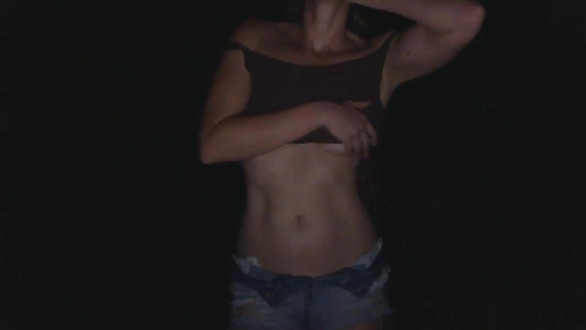 Gallery image thumbnail from GirlOffGrid's myfreecams stream on, 08/11/2025, 01:31 image 18 of 20