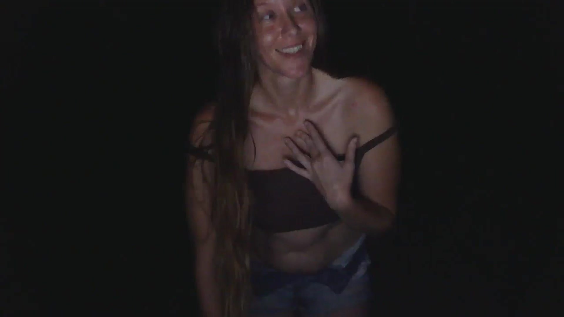 Gallery image thumbnail from GirlOffGrid's myfreecams stream on, 08/11/2025, 01:31 image 14 of 20