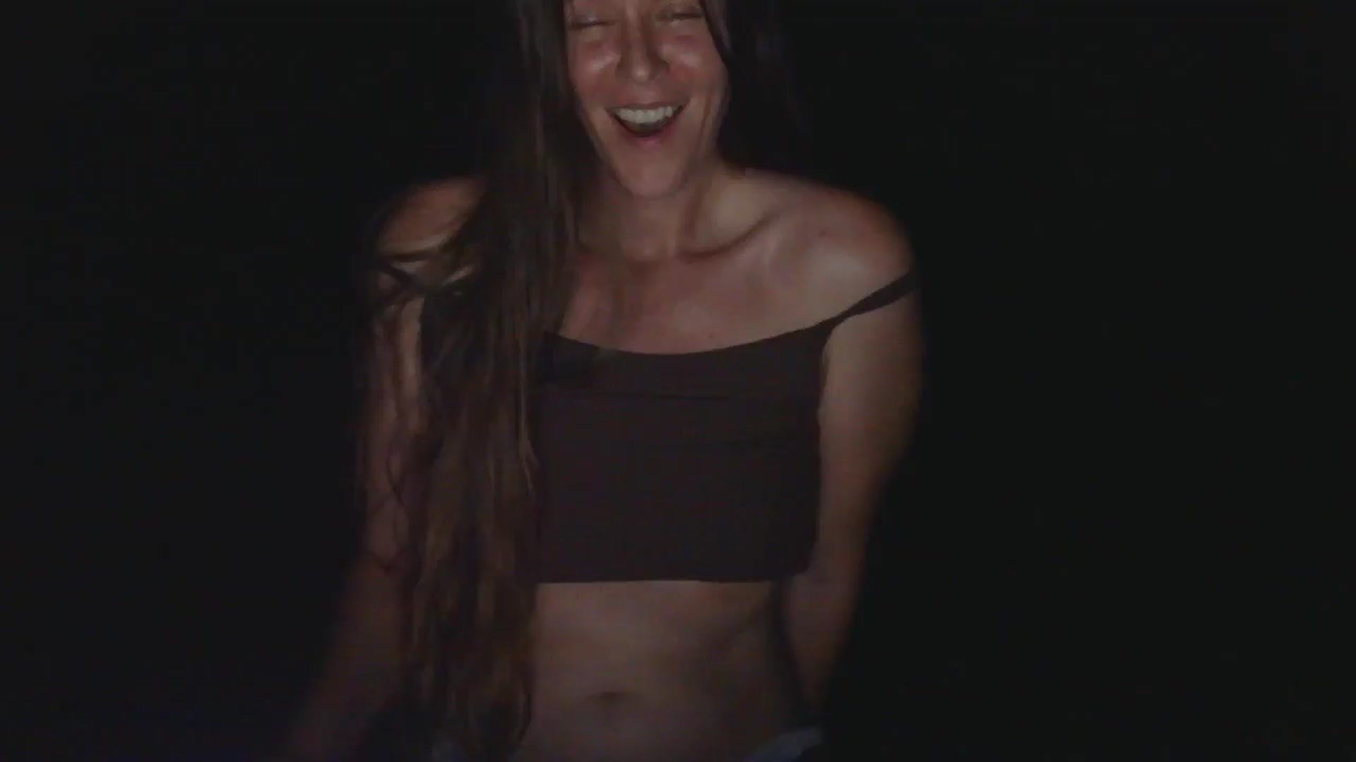 Gallery image thumbnail from GirlOffGrid's myfreecams stream on, 08/11/2025, 01:31 image 6 of 20