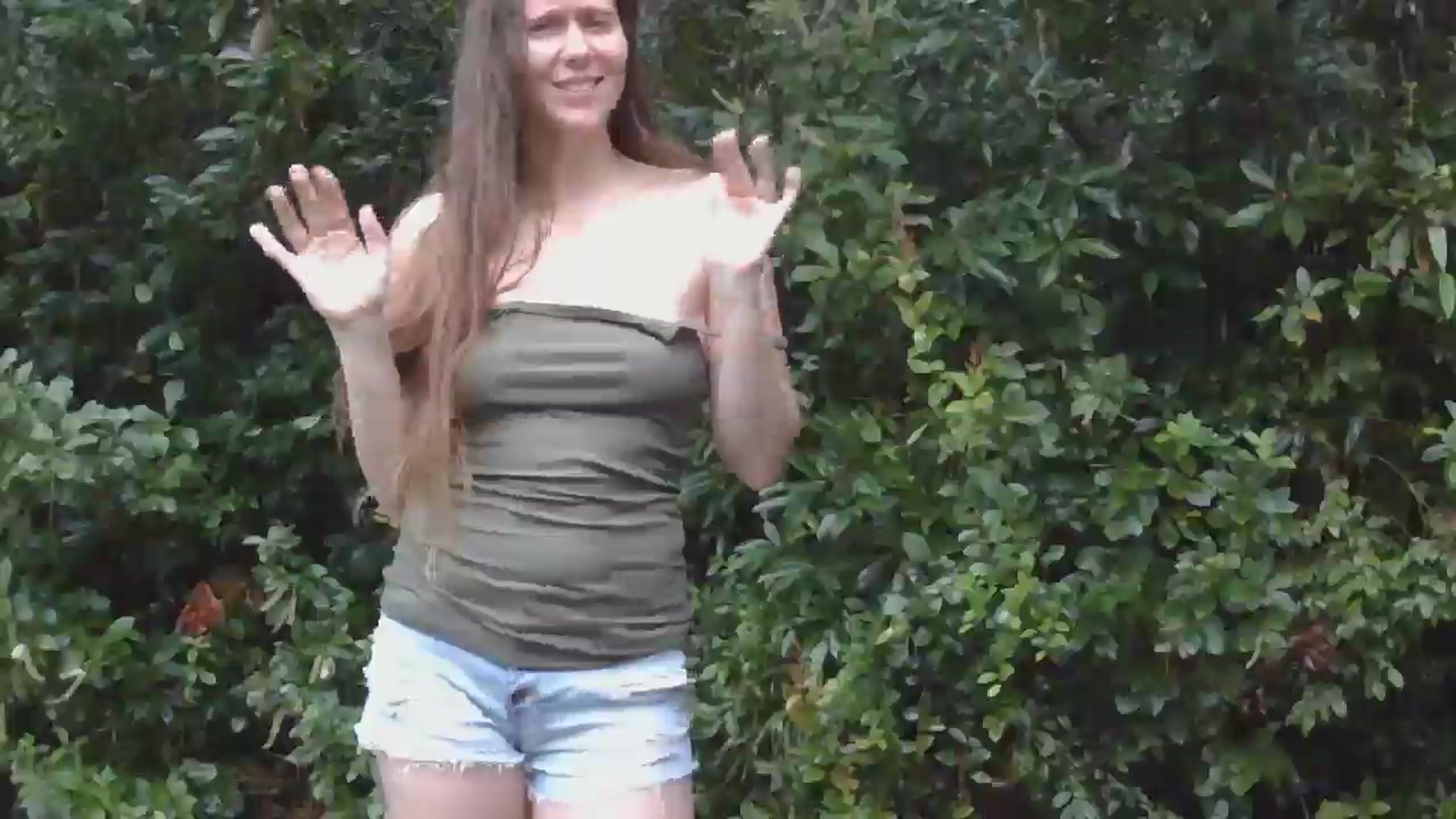 Gallery image thumbnail from GirlOffGrid's myfreecams stream on, 08/13/2025, 24:10 image 19 of 20