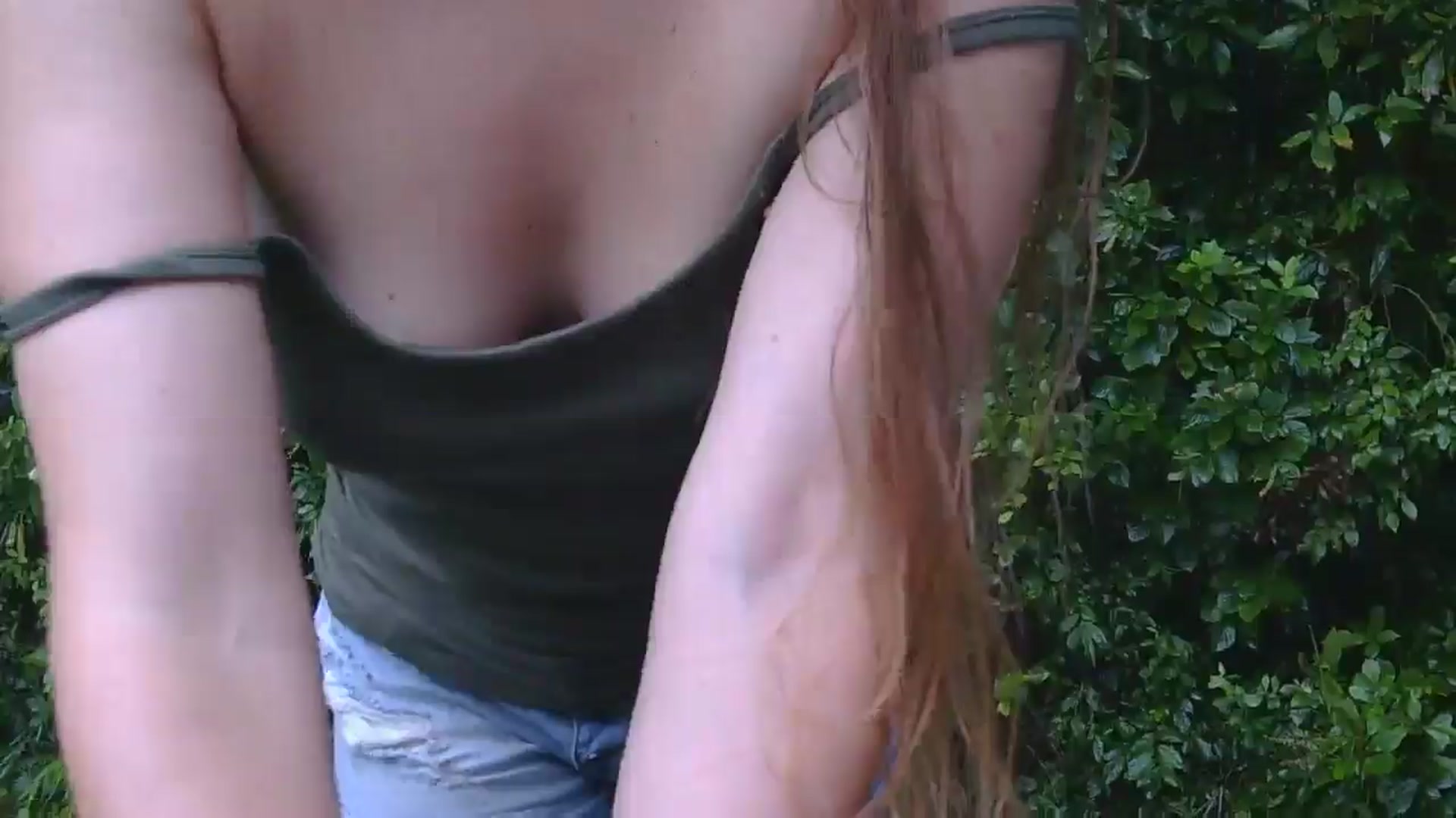 Gallery image thumbnail from GirlOffGrid's myfreecams stream on, 08/13/2025, 24:10 image 5 of 20