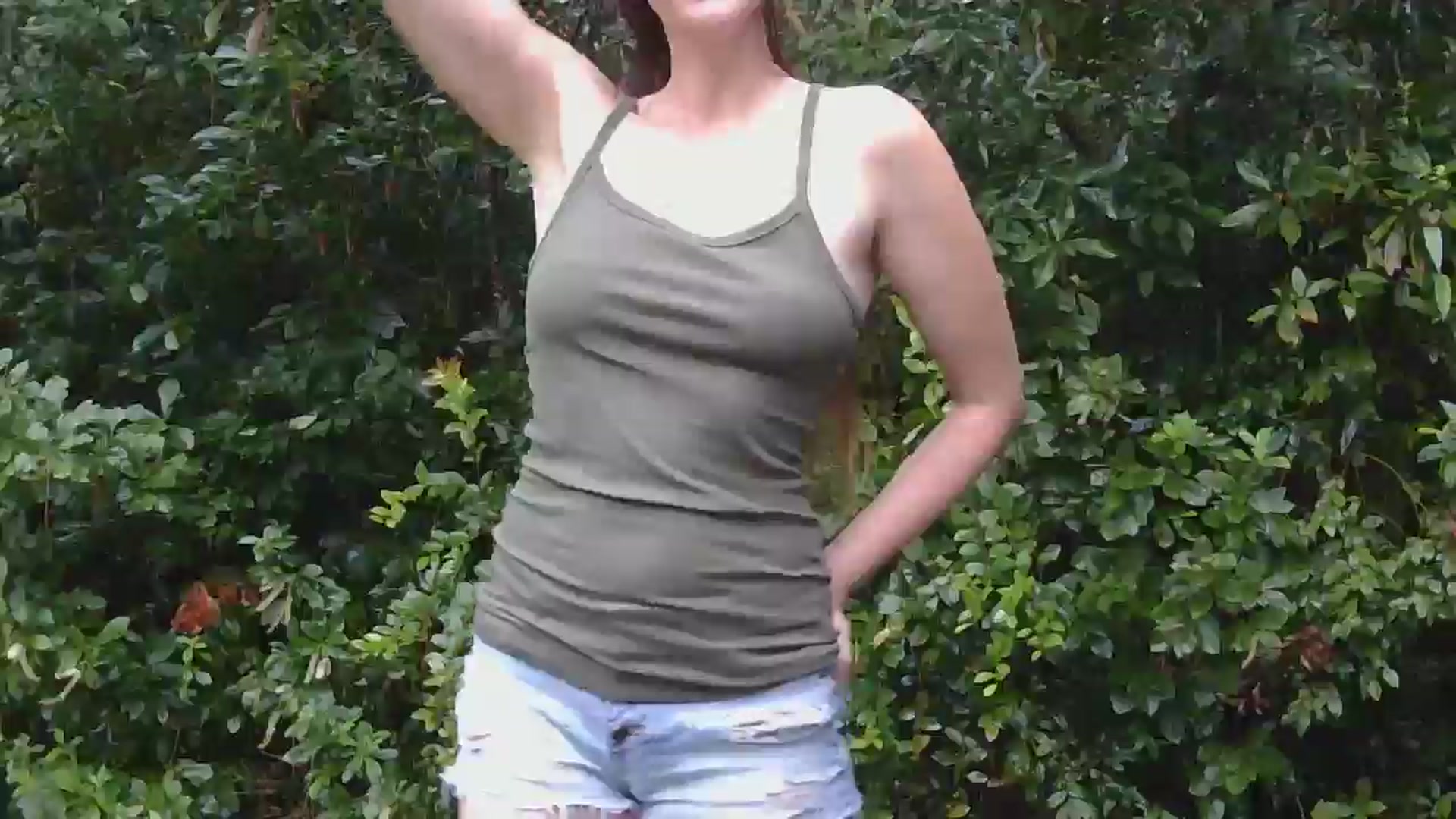 Gallery image thumbnail from GirlOffGrid's myfreecams stream on, 08/13/2025, 24:10 image 17 of 20
