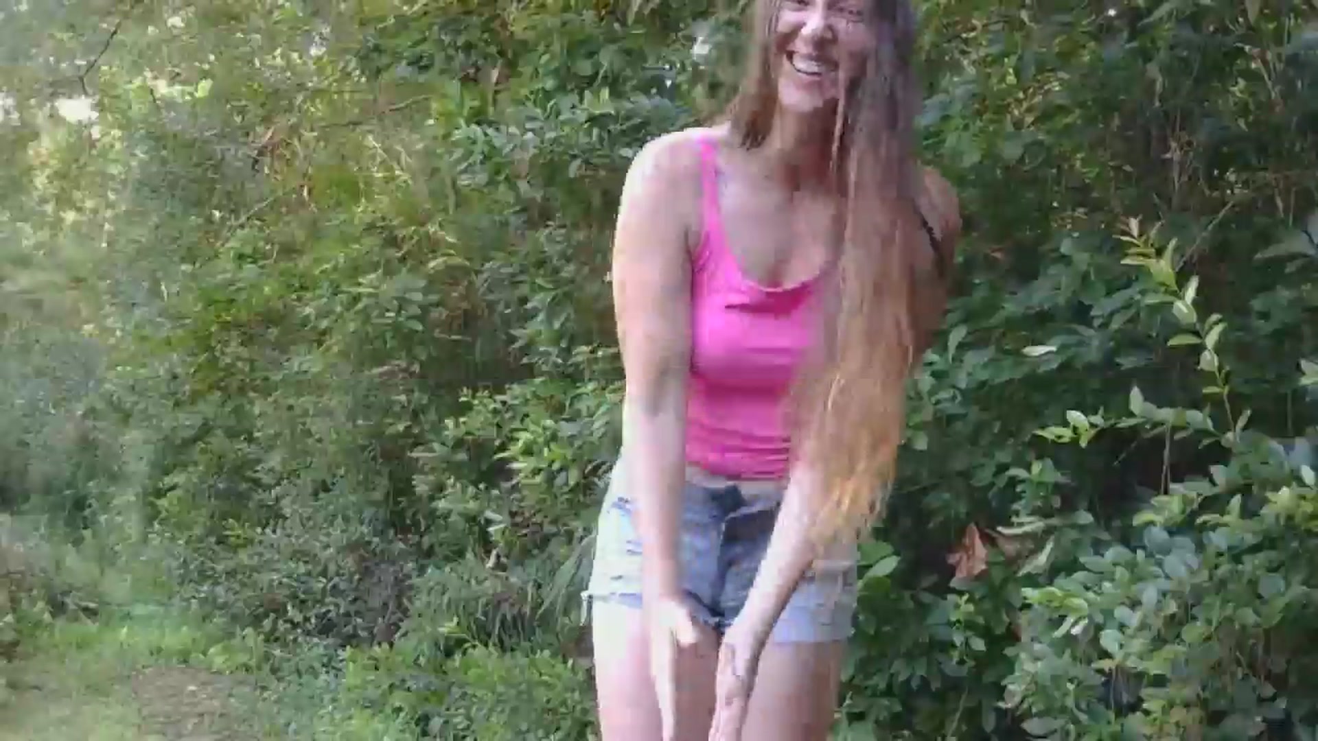 Gallery image thumbnail from GirlOffGrid's myfreecams stream on, 08/13/2025, 20:22 image 16 of 20