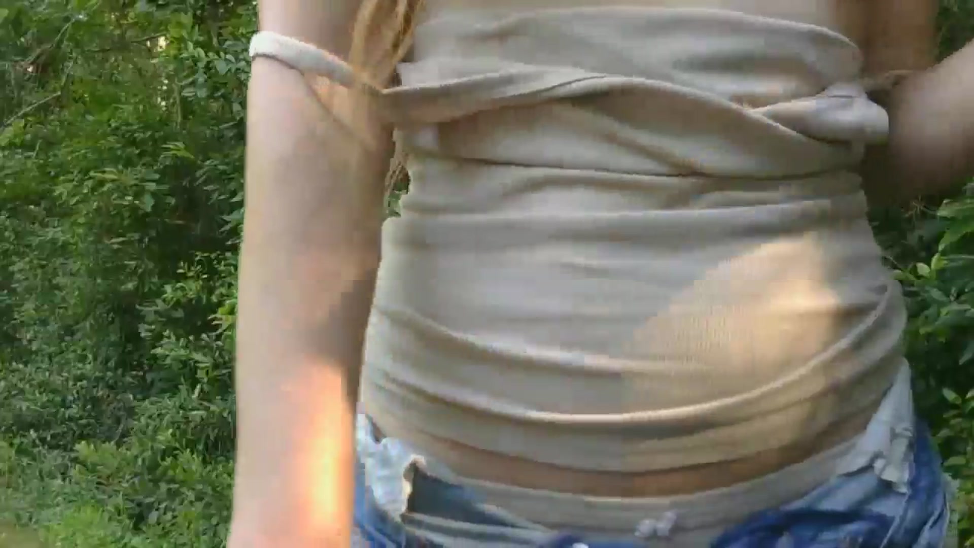 Gallery image thumbnail from GirlOffGrid's myfreecams stream on, 08/15/2025, 22:06 image 15 of 20