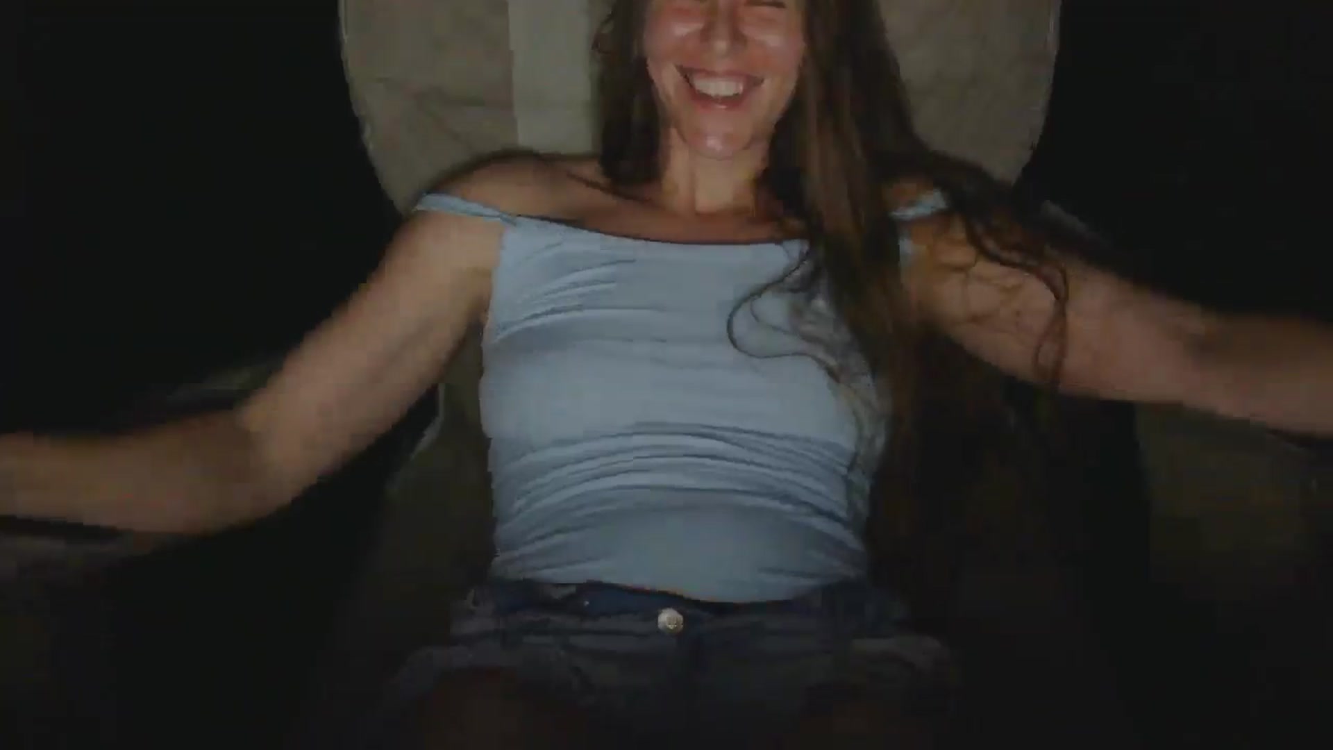 Gallery image thumbnail from GirlOffGrid's myfreecams stream on, 08/17/2025, 01:53 image 17 of 20