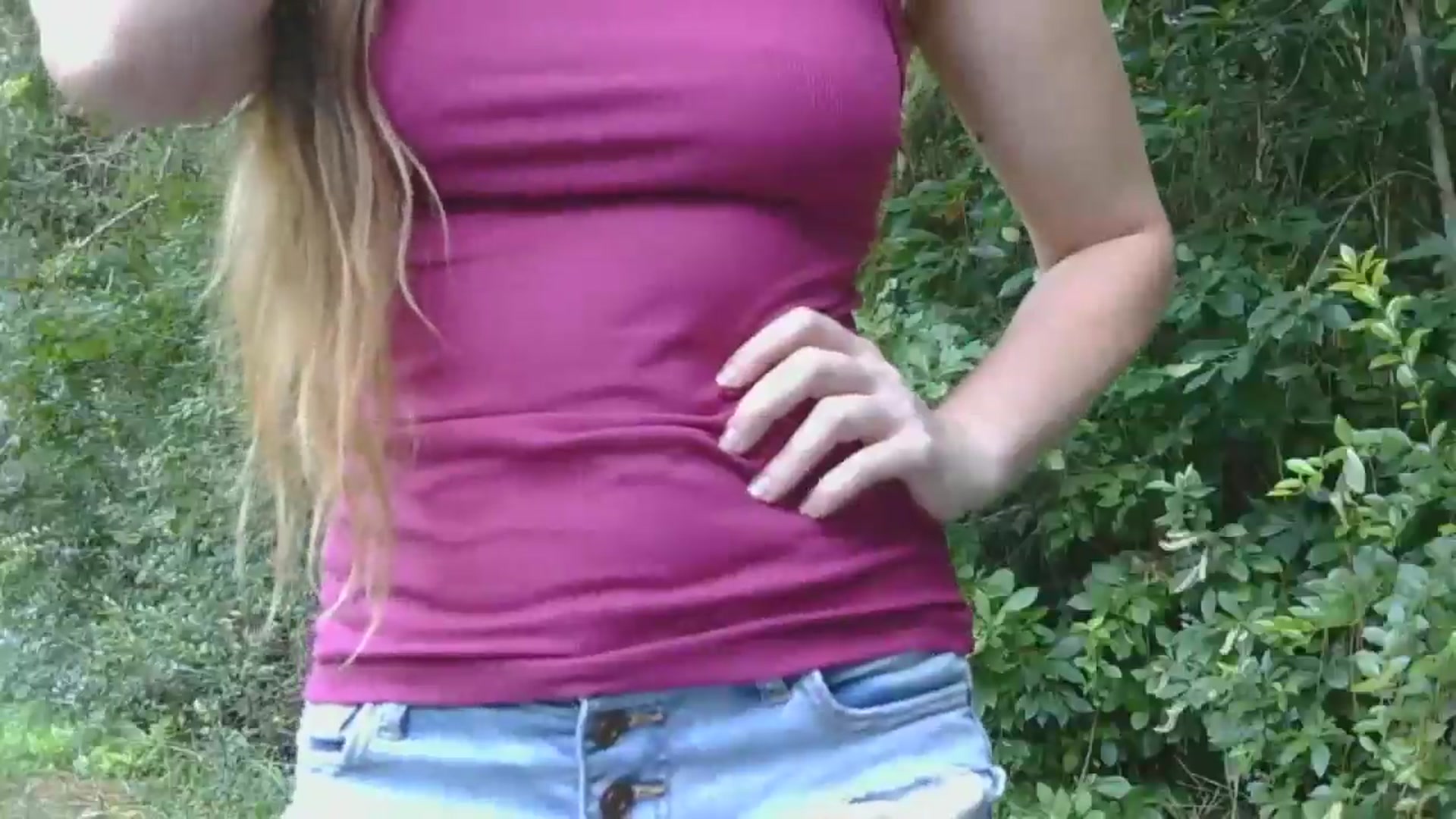 Gallery image thumbnail from GirlOffGrid's myfreecams stream on, 08/18/2025, 24:01 image 6 of 20