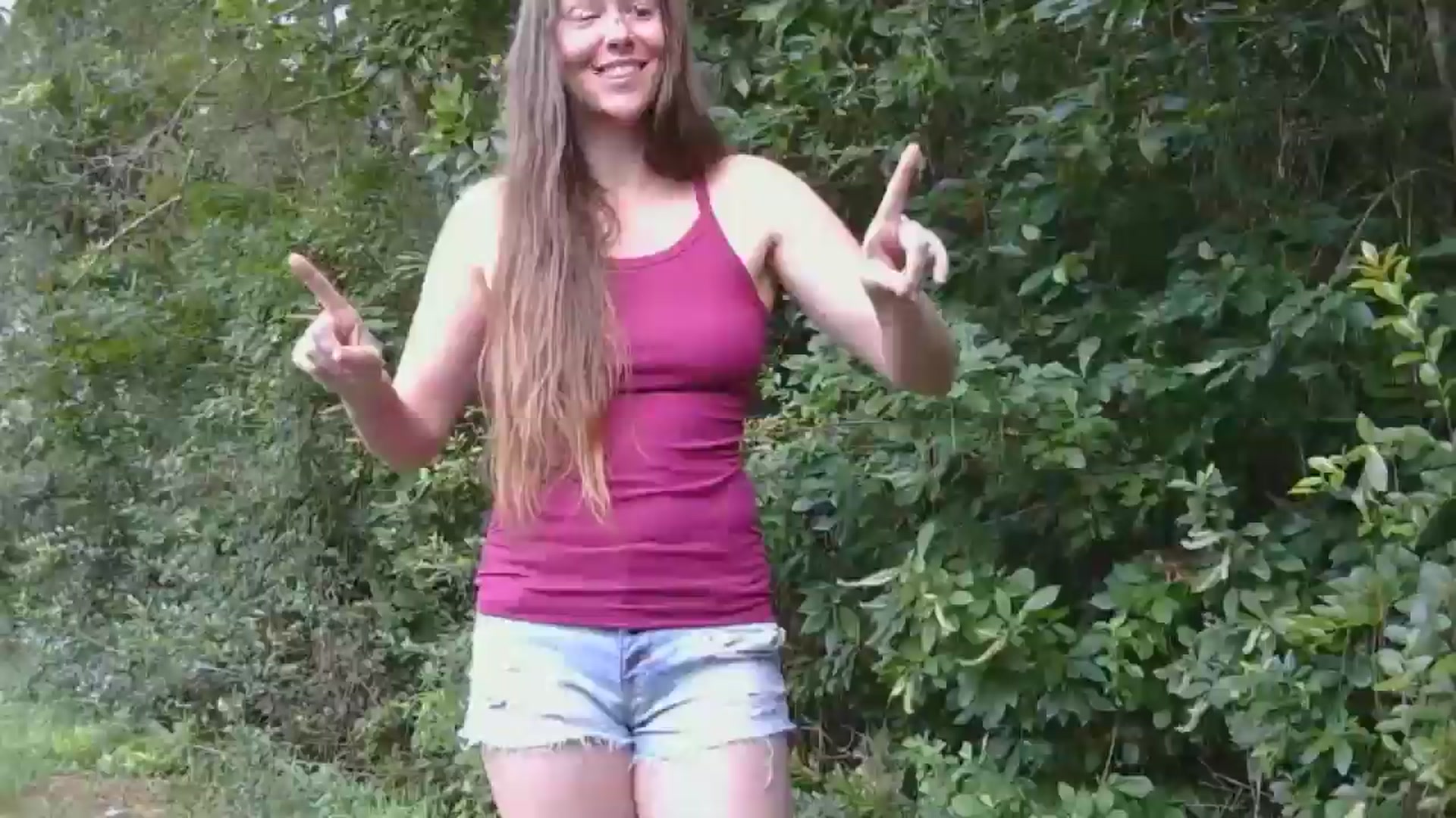 Gallery image thumbnail from GirlOffGrid's myfreecams stream on, 08/18/2025, 24:01 image 10 of 20