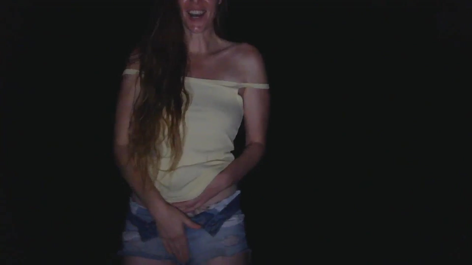 Gallery image thumbnail from GirlOffGrid's myfreecams stream on, 08/20/2025, 05:30 image 15 of 20