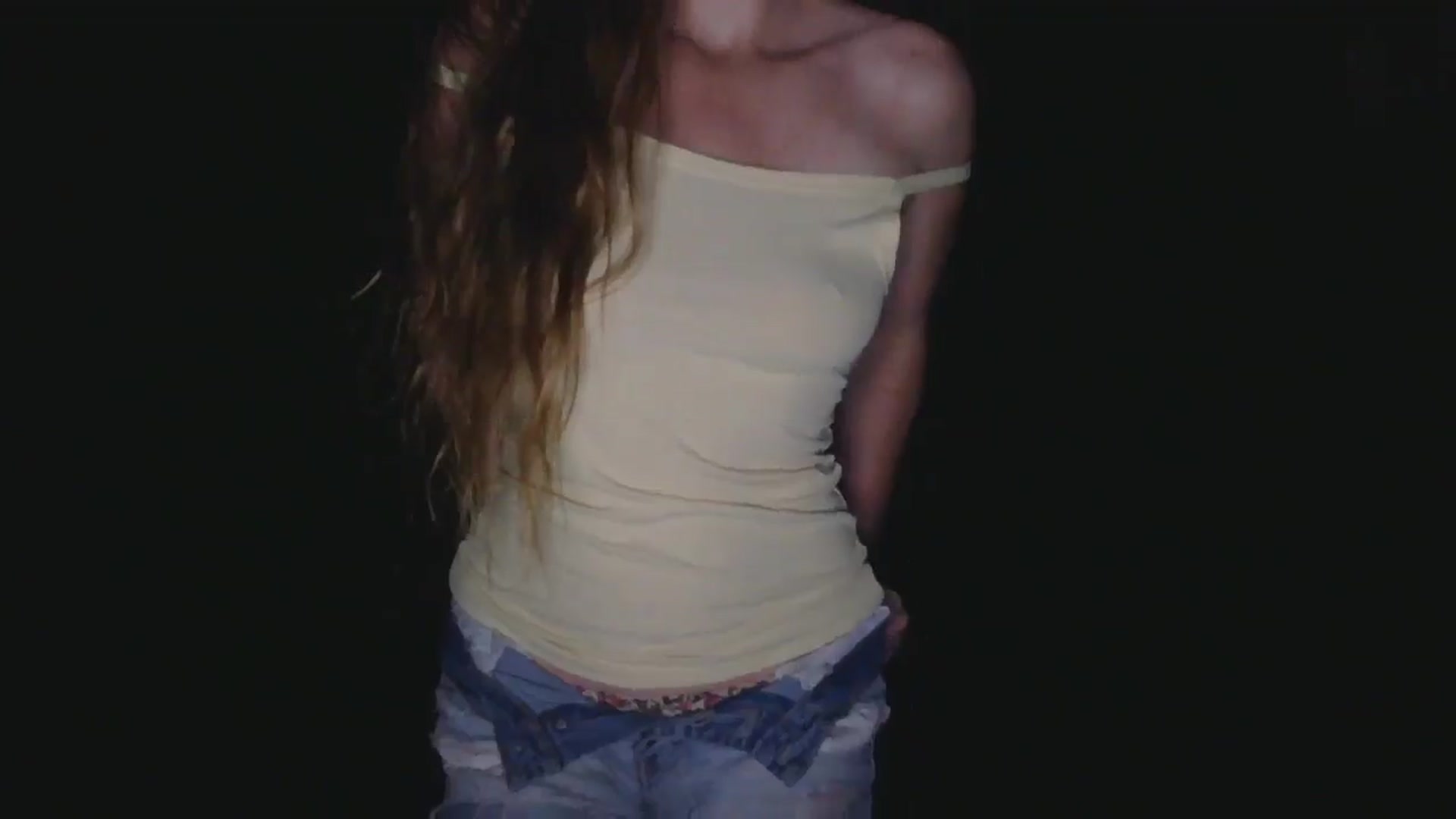 Gallery image thumbnail from GirlOffGrid's myfreecams stream on, 08/20/2025, 05:30 image 12 of 20