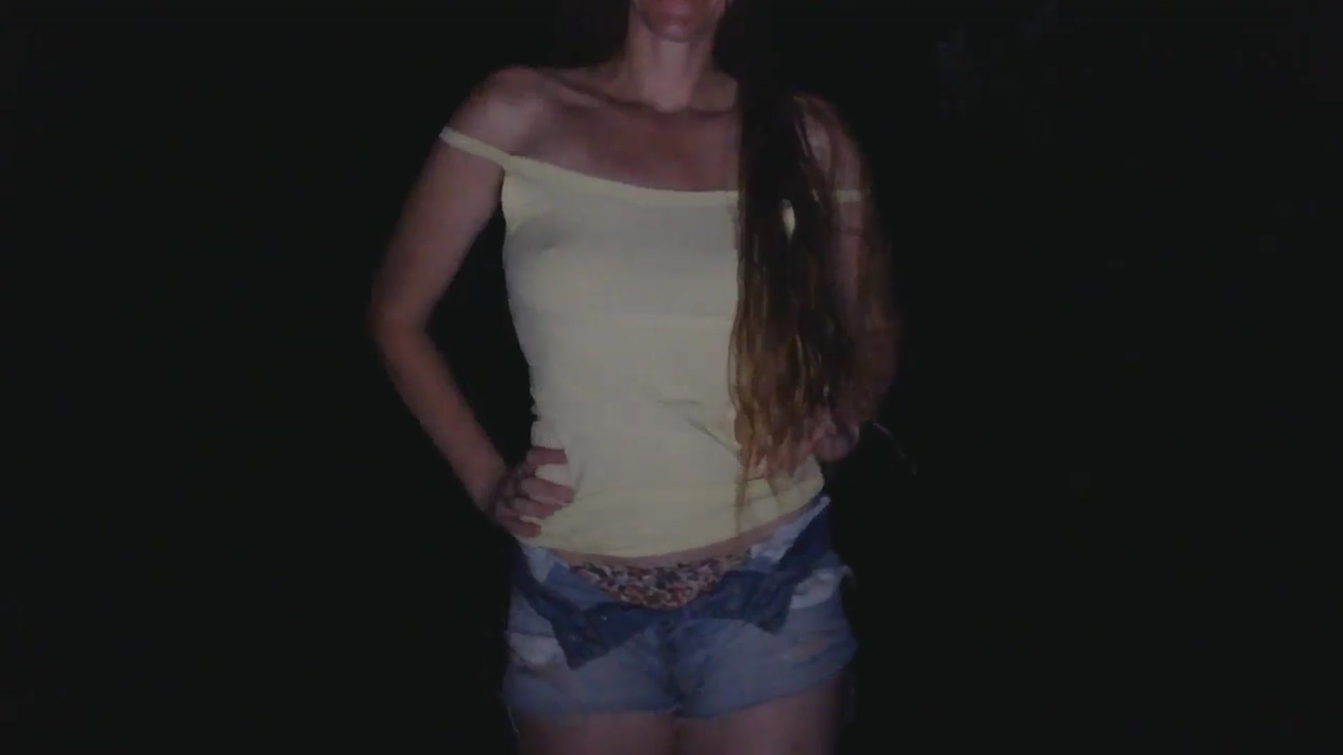 Gallery image thumbnail from GirlOffGrid's myfreecams stream on, 08/20/2025, 05:30 image 9 of 20