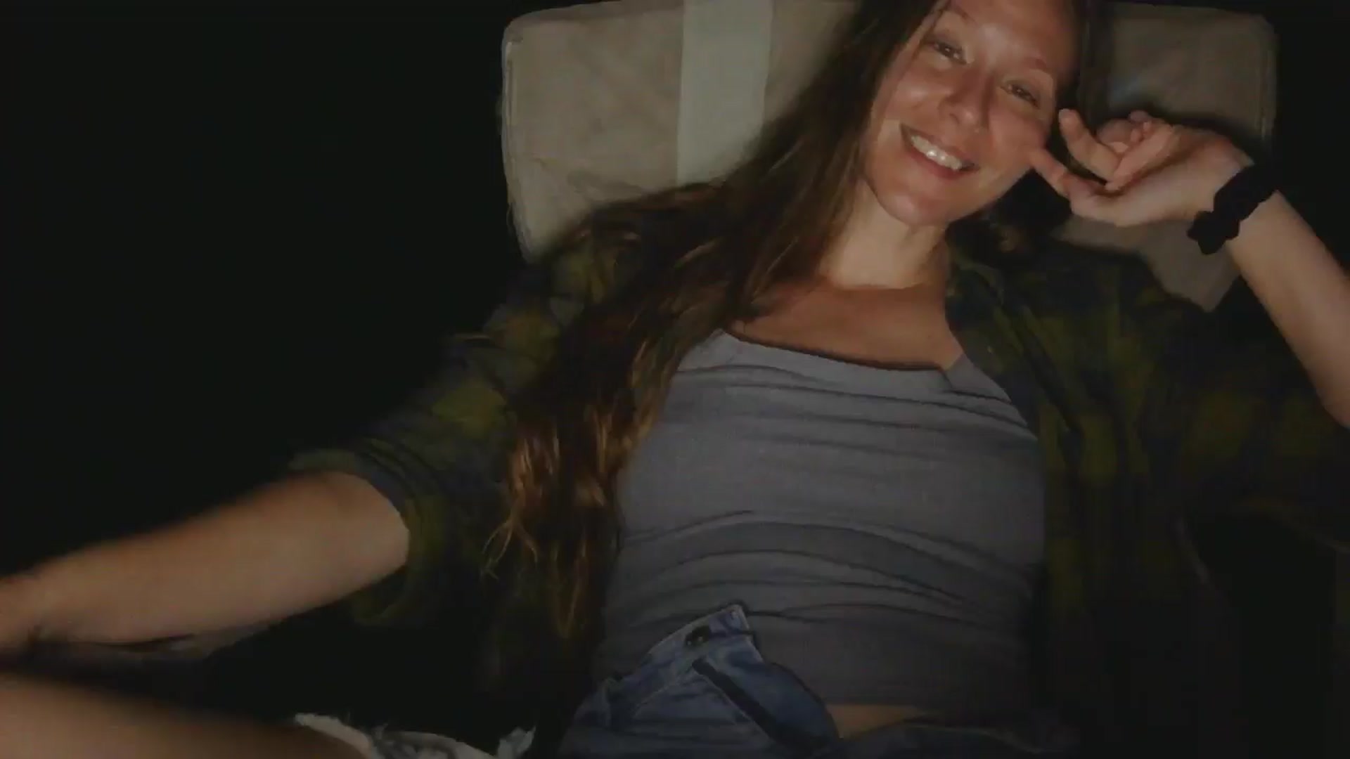 Gallery image thumbnail from GirlOffGrid's myfreecams stream on, 08/21/2025, 04:16 image 18 of 20