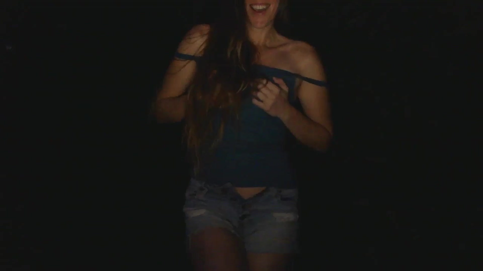 Gallery image thumbnail from GirlOffGrid's myfreecams stream on, 08/23/2025, 24:36 image 6 of 20