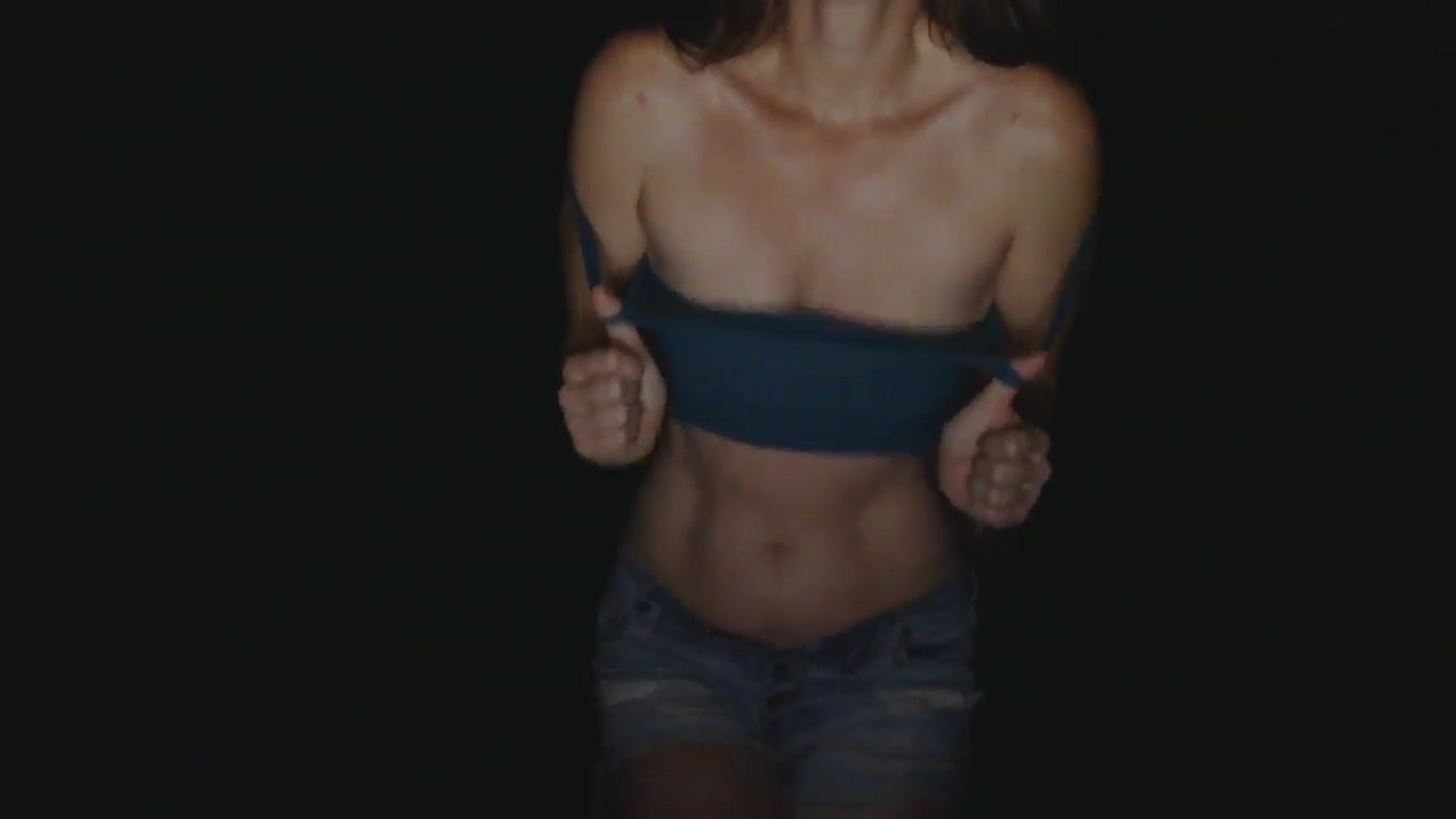 Gallery image thumbnail from GirlOffGrid's myfreecams stream on, 08/23/2025, 24:36 image 20 of 20