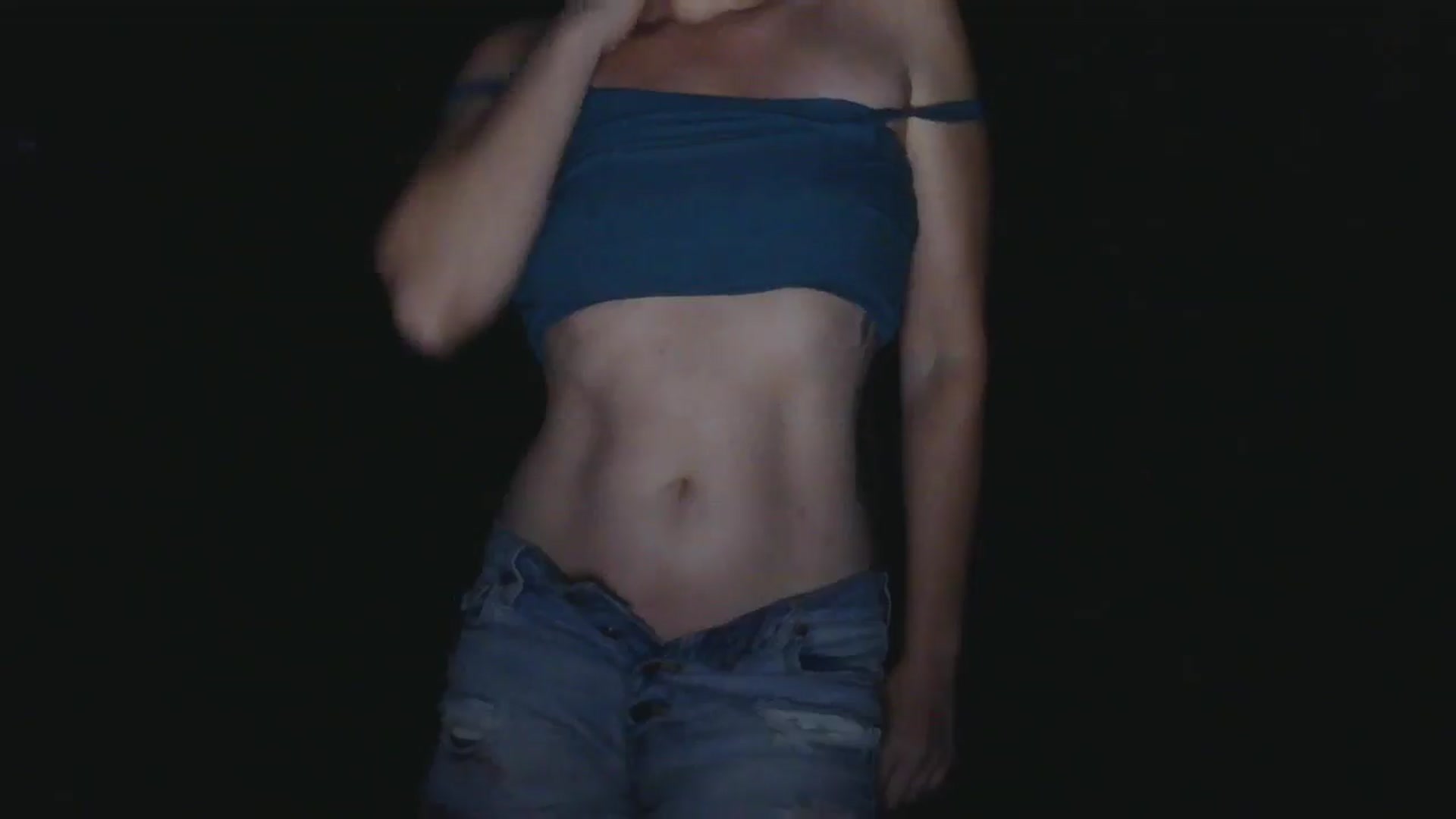 Gallery image thumbnail from GirlOffGrid's myfreecams stream on, 08/23/2025, 24:36 image 8 of 20
