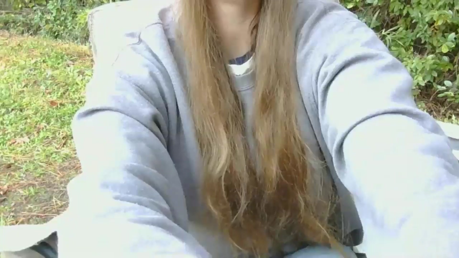 Gallery image thumbnail from GirlOffGrid's myfreecams stream on, 10/30/2025, 22:24 image 14 of 20