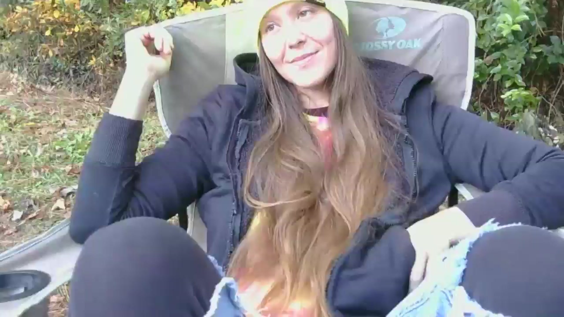 Gallery image thumbnail from GirlOffGrid's myfreecams stream on, 11/13/2025, 23:04 image 8 of 20