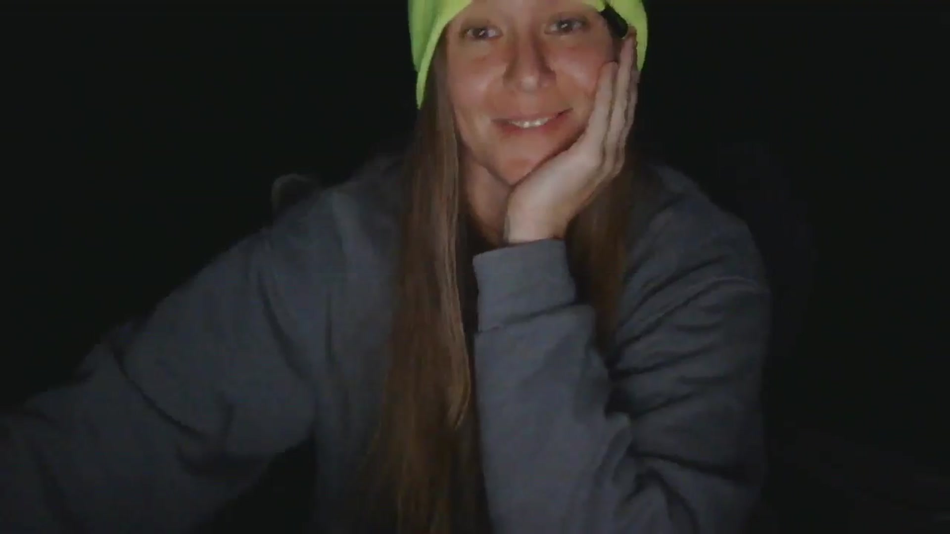 Gallery image thumbnail from GirlOffGrid's myfreecams stream on, 11/17/2025, 24:03 image 6 of 20