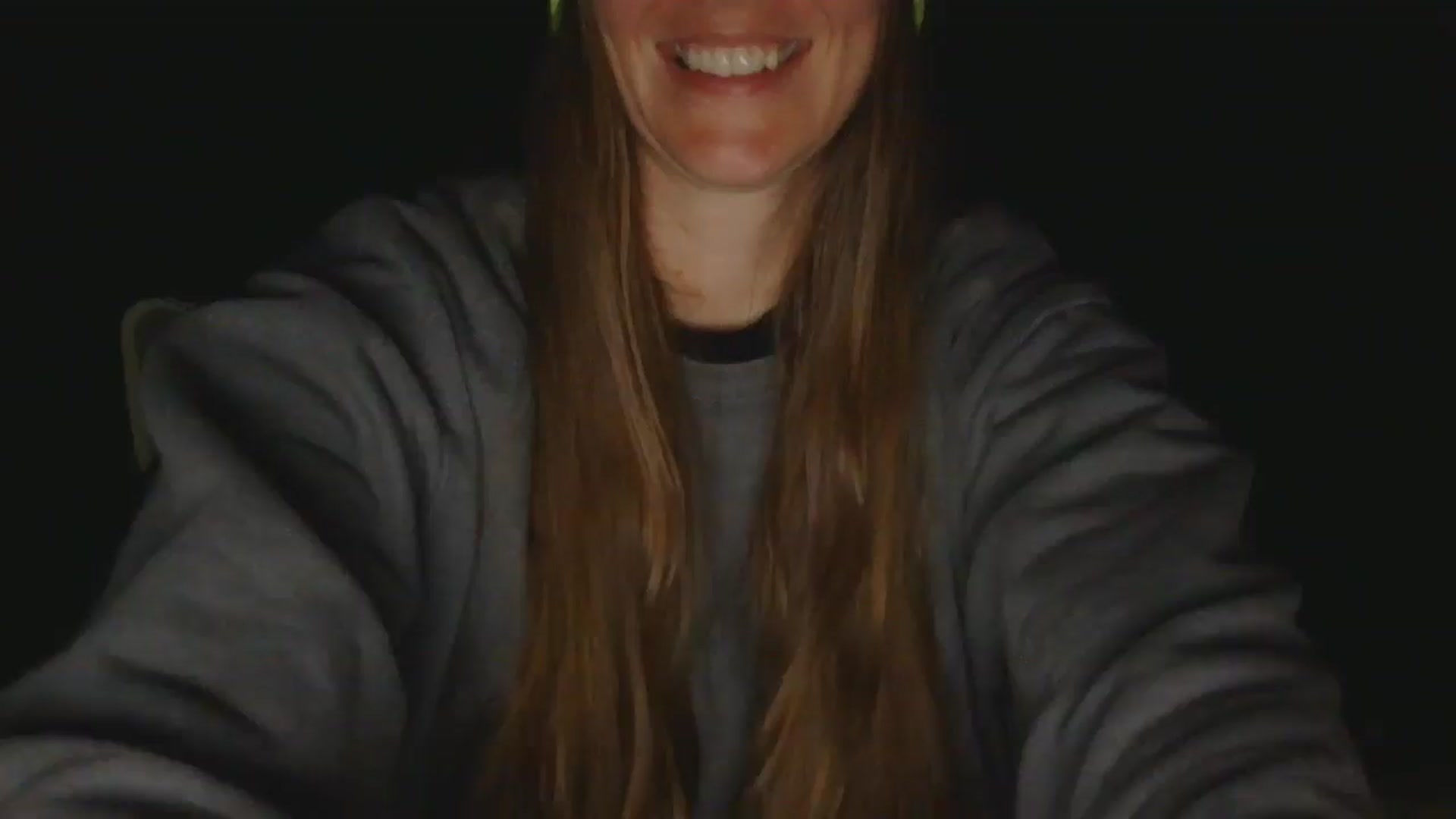 Gallery image thumbnail from GirlOffGrid's myfreecams stream on, 11/17/2025, 24:03 image 11 of 20