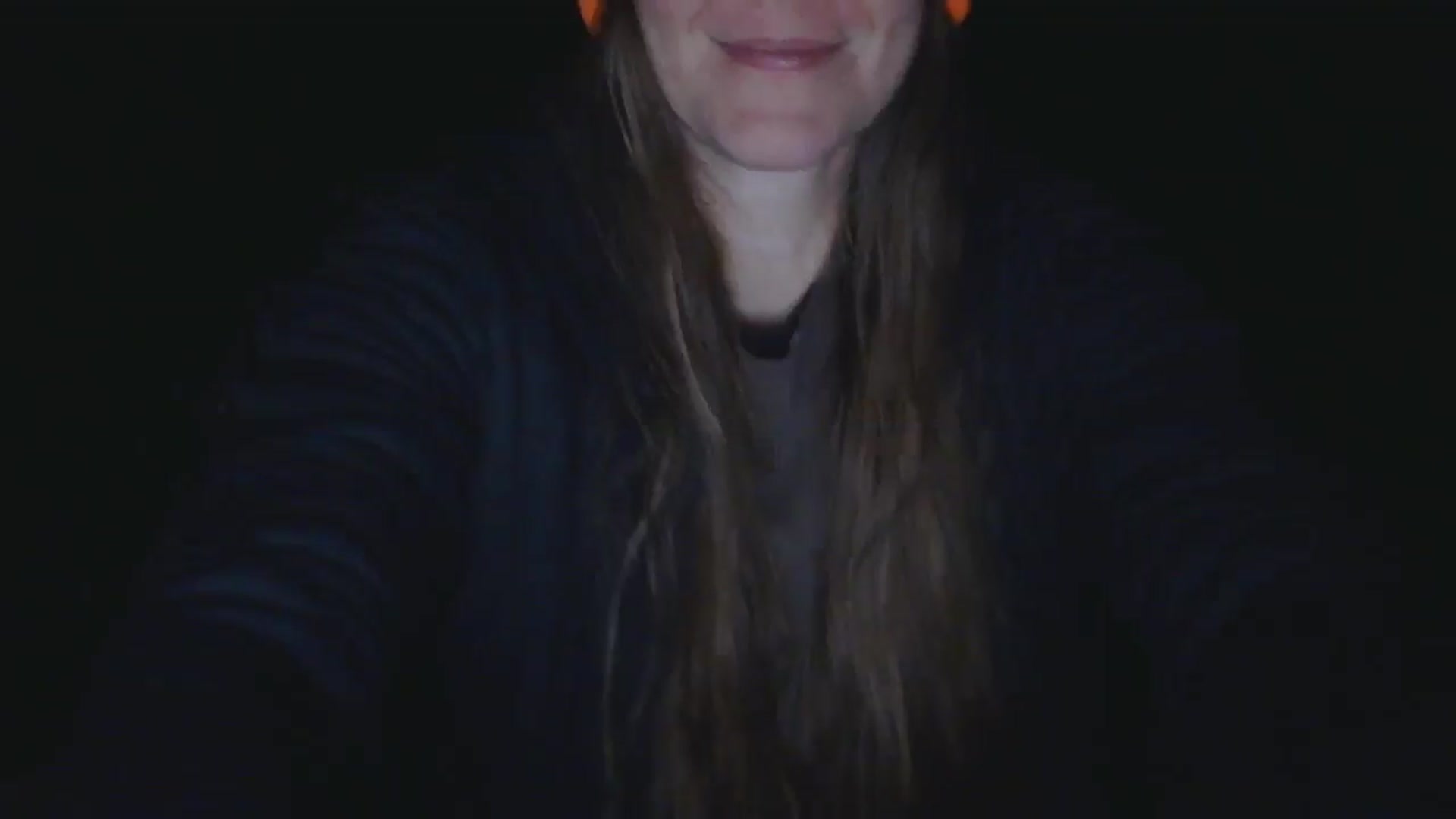 Gallery image thumbnail from GirlOffGrid's myfreecams stream on, 01/05/2026, 23:15 image 19 of 20