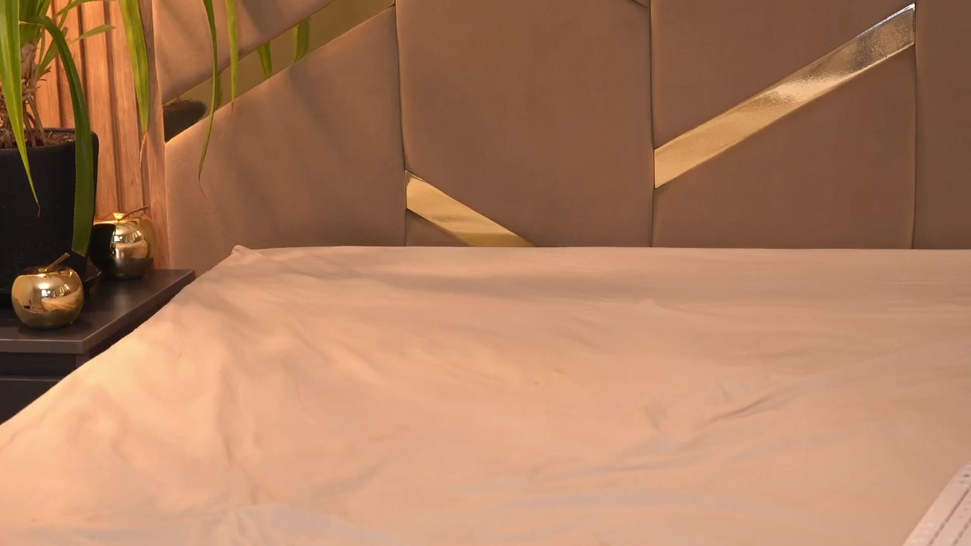 Gallery image thumbnail from GirlPleasure's myfreecams stream on, 07/14/2024, 13:04 image 8 of 20