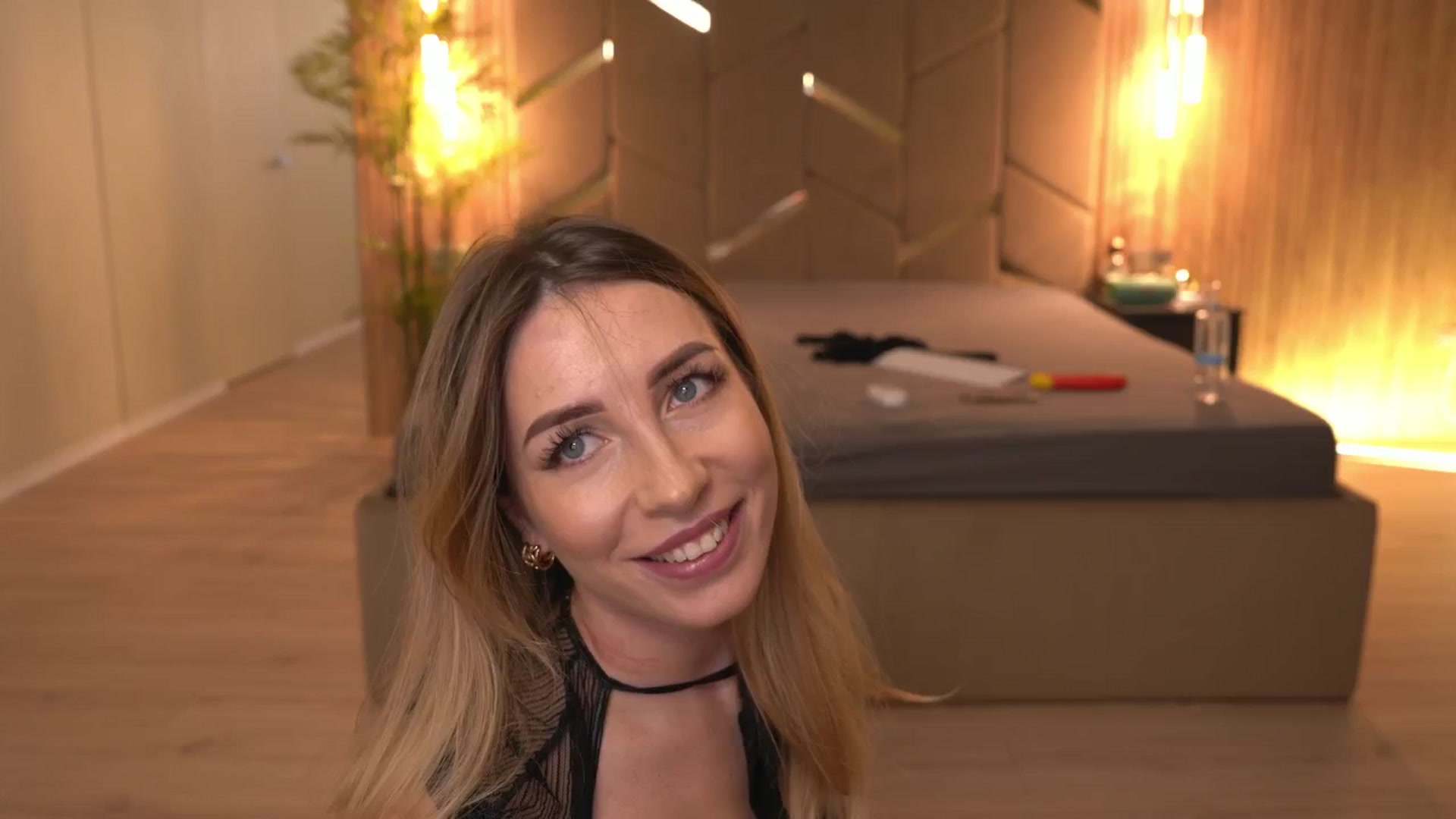 Gallery image thumbnail from GirlPleasure's myfreecams stream on, 03/07/2025, 19:19 image 3 of 20