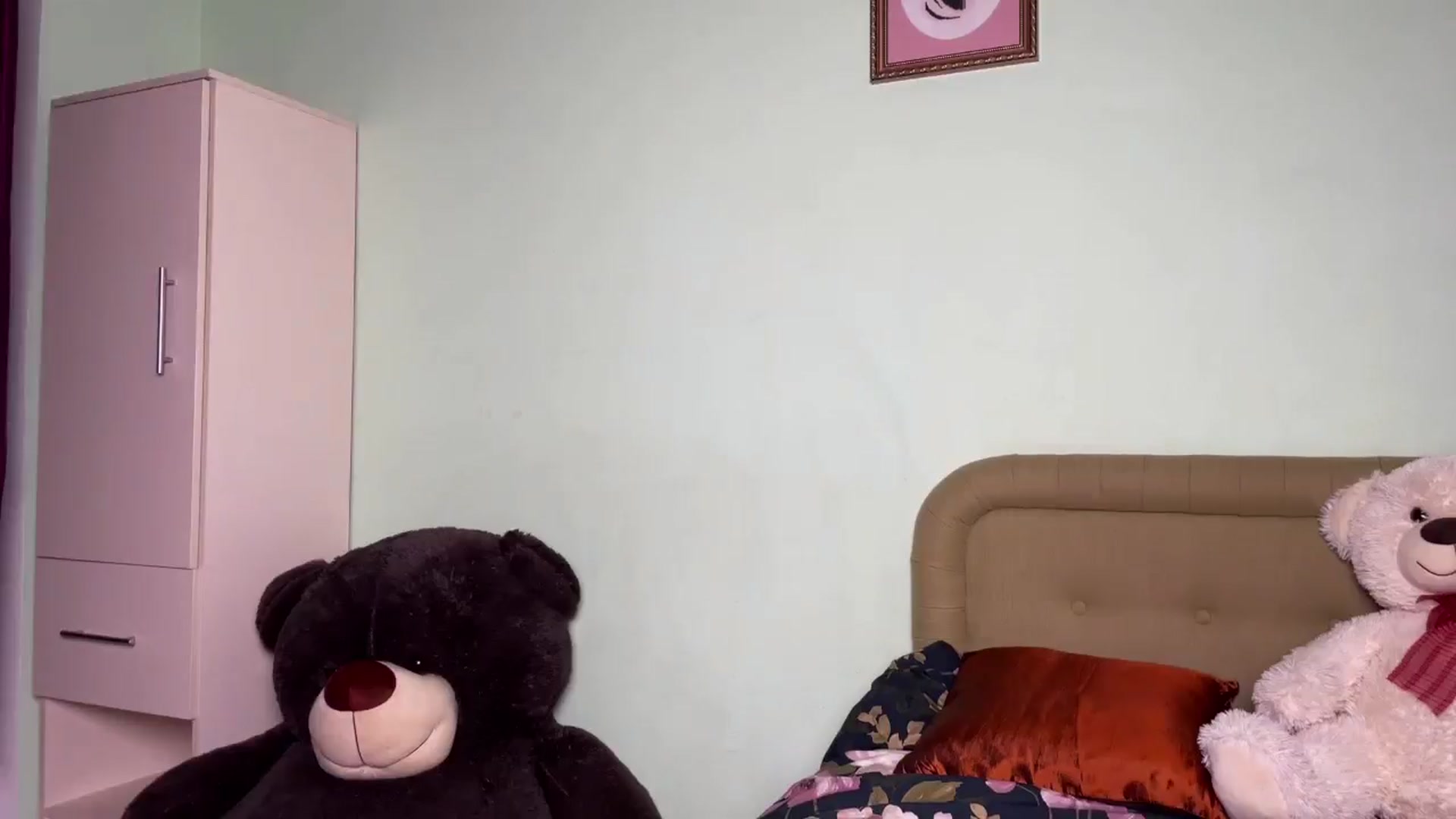 Gallery image thumbnail from GirlUkrainian's myfreecams stream on, 02/22/2025, 23:56 image 15 of 20