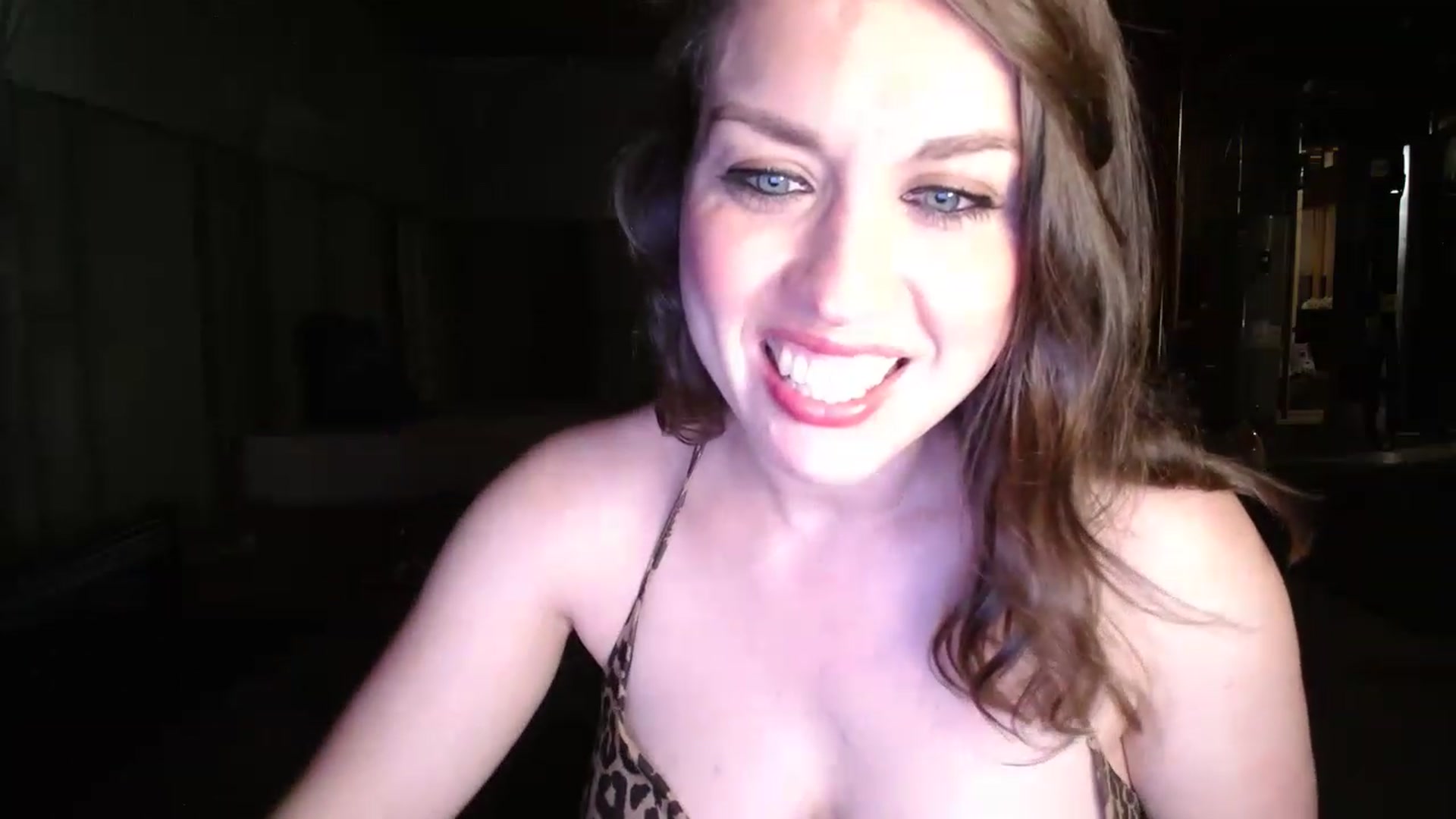 Gallery image thumbnail from Girl_X_Power's myfreecams stream on, 11/18/2022, 24:01 image 18 of 20