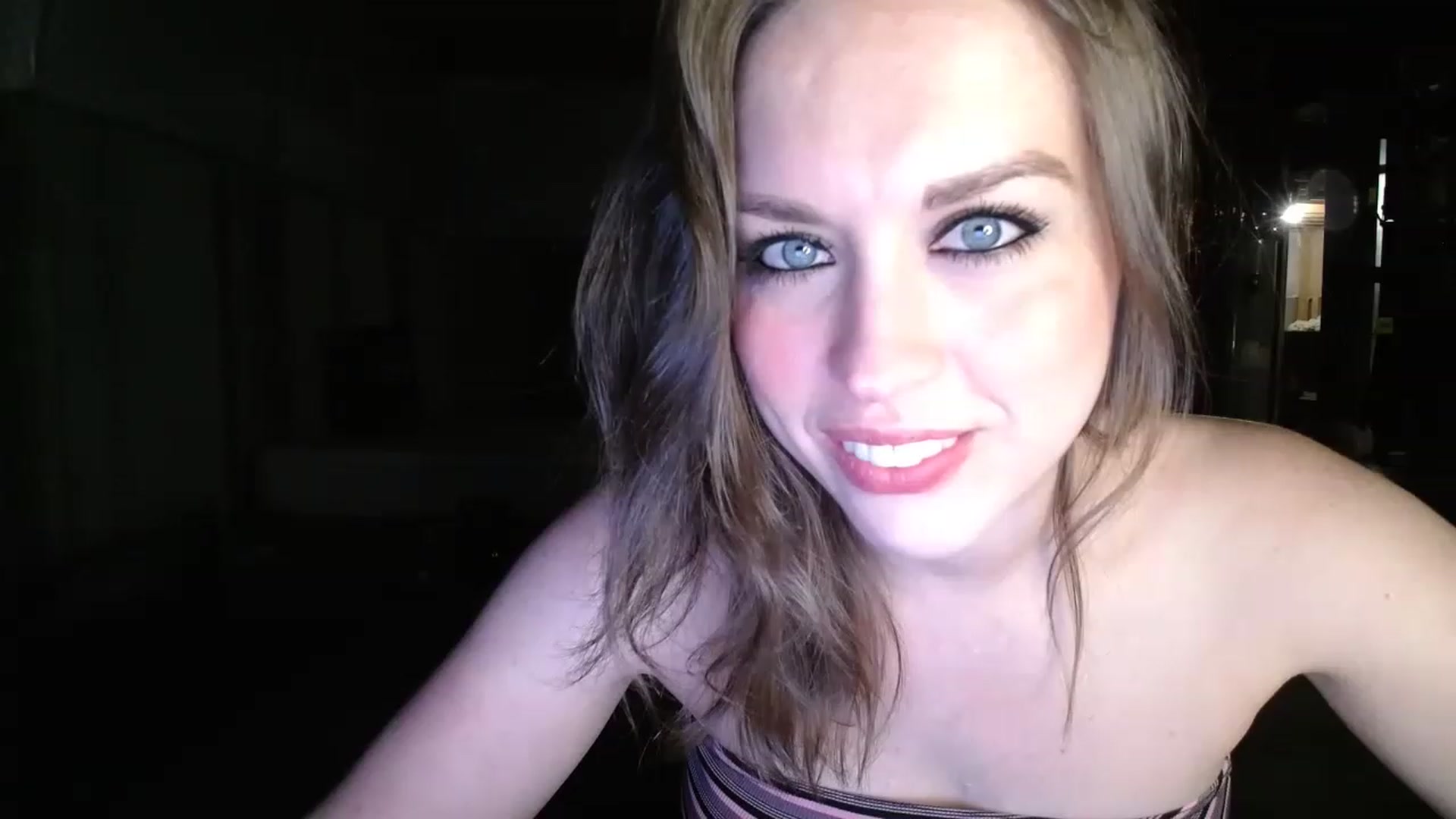Gallery image thumbnail from Girl_X_Power's myfreecams stream on, 11/22/2022, 02:27 image 1 of 20