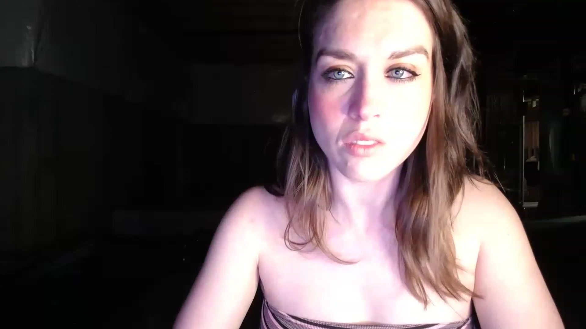 Gallery image thumbnail from Girl_X_Power's myfreecams stream on, 03/17/2023, 18:03 image 14 of 20