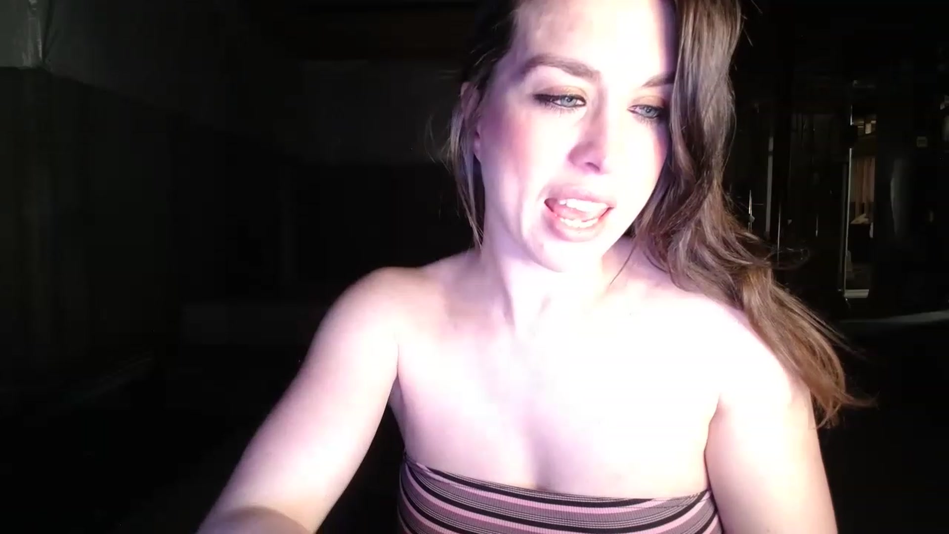 Gallery image thumbnail from Girl_X_Power's myfreecams stream on, 03/17/2023, 18:03 image 15 of 20