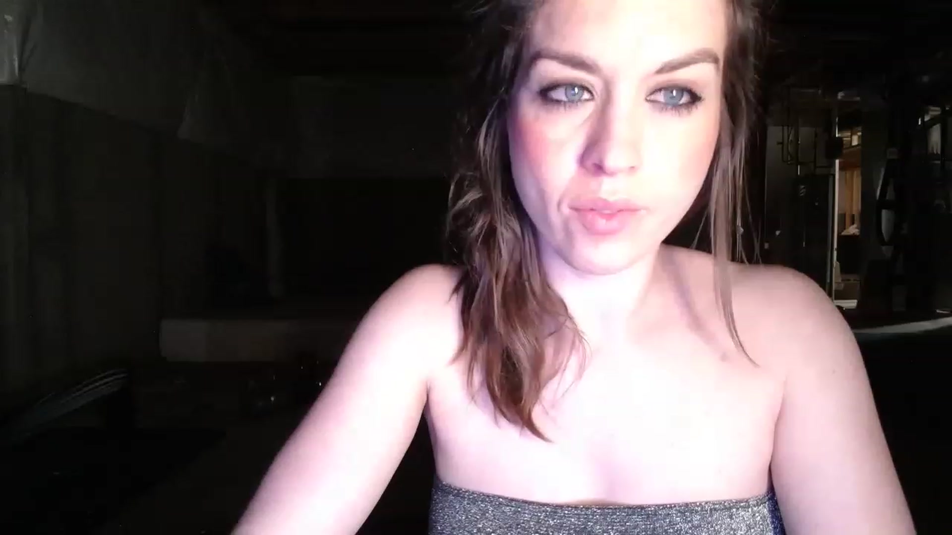 Gallery image thumbnail from Girl_X_Power's myfreecams stream on, 03/23/2023, 01:04 image 11 of 20