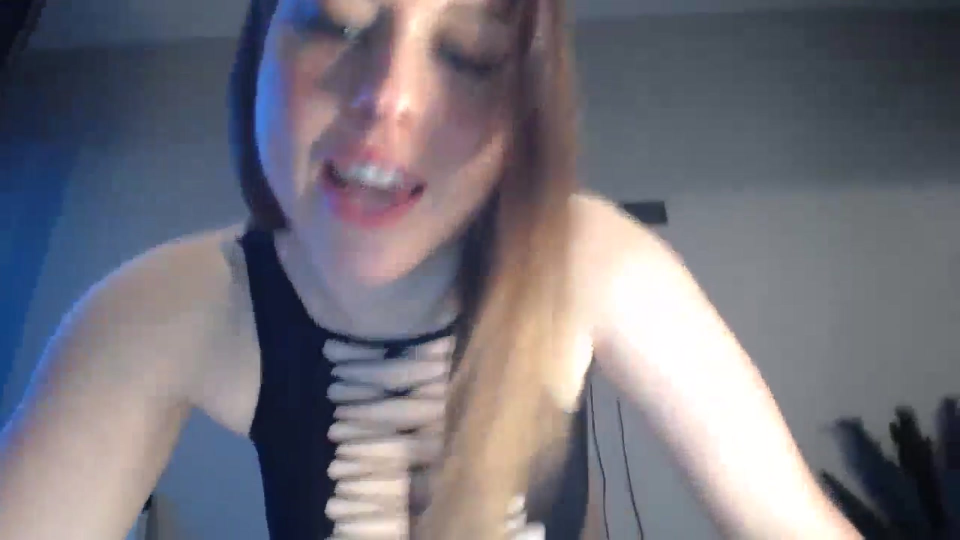 Gallery image thumbnail from Girl_X_Power's myfreecams stream on, 08/20/2024, 20:07 image 11 of 20