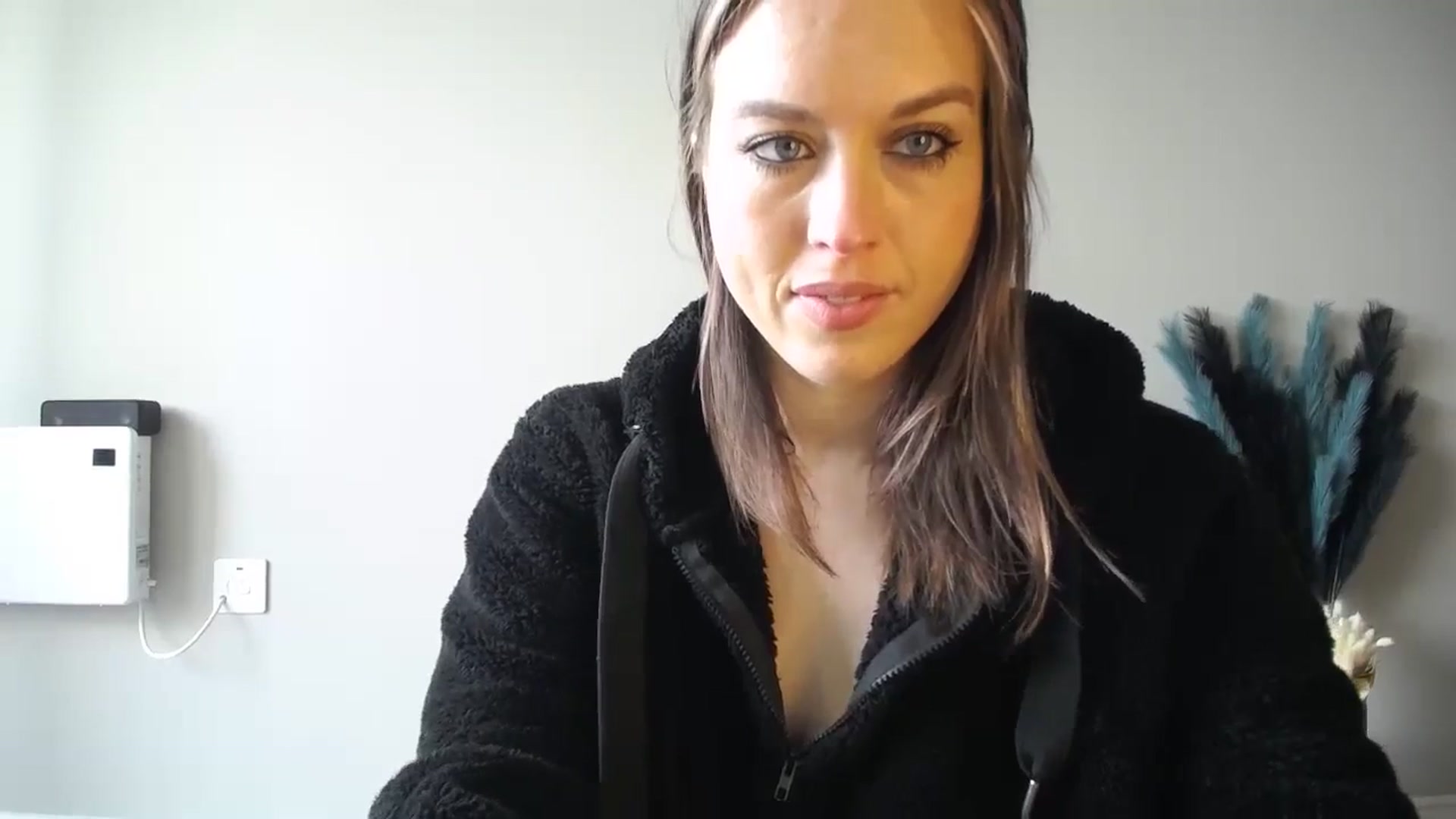 Gallery image thumbnail from Girl_X_Power's myfreecams stream on, 09/15/2024, 15:47 image 13 of 20