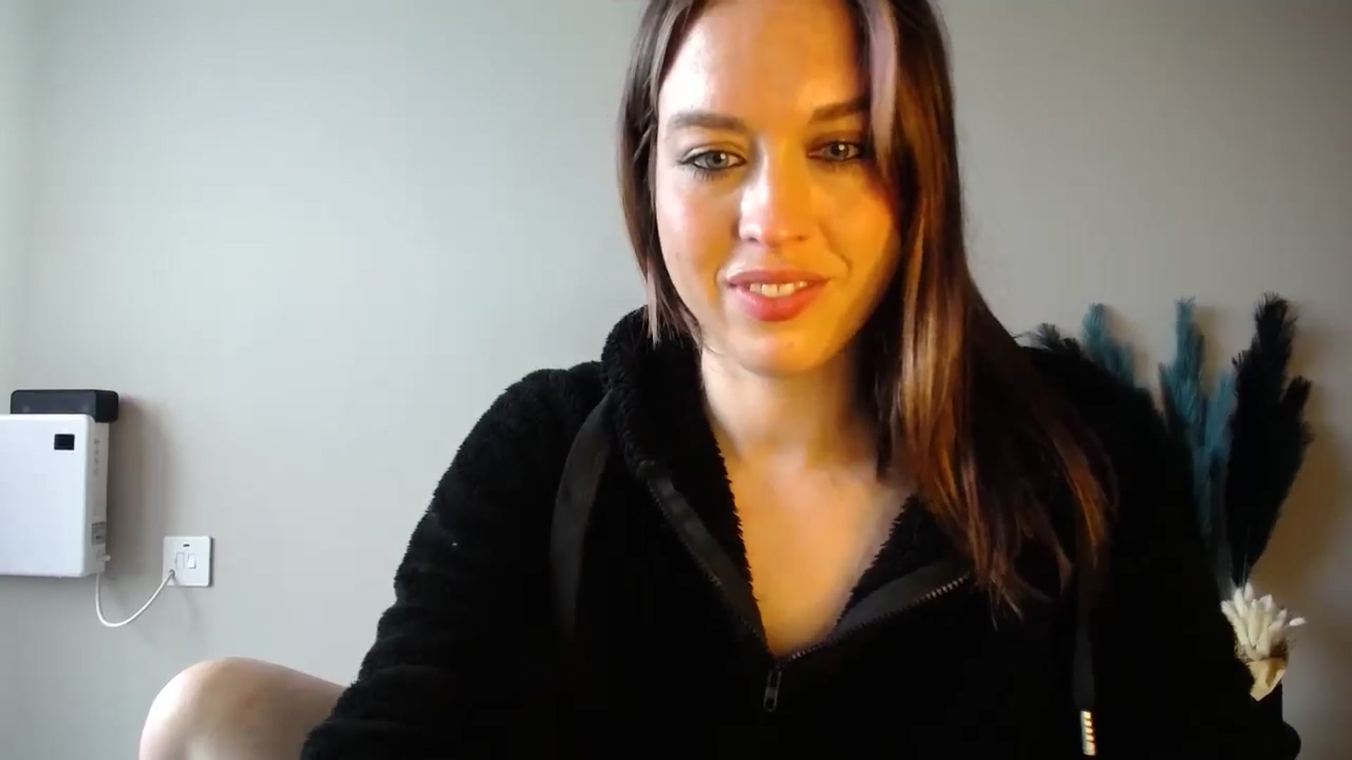Gallery image thumbnail from Girl_X_Power's myfreecams stream on, 09/15/2024, 17:53 image 15 of 20