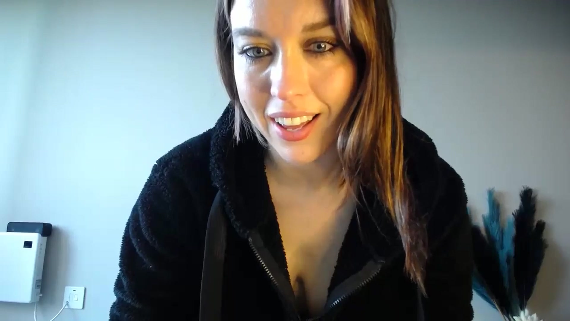 Gallery image thumbnail from Girl_X_Power's myfreecams stream on, 09/15/2024, 17:53 image 14 of 20