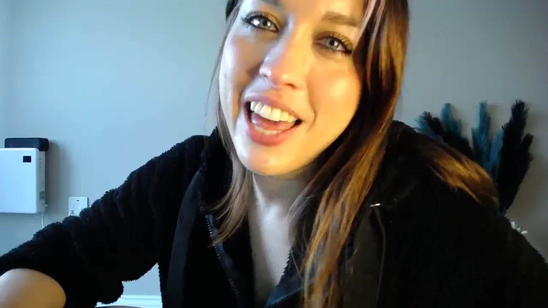 Gallery image thumbnail from Girl_X_Power's myfreecams stream on, 09/15/2024, 17:53 image 17 of 20