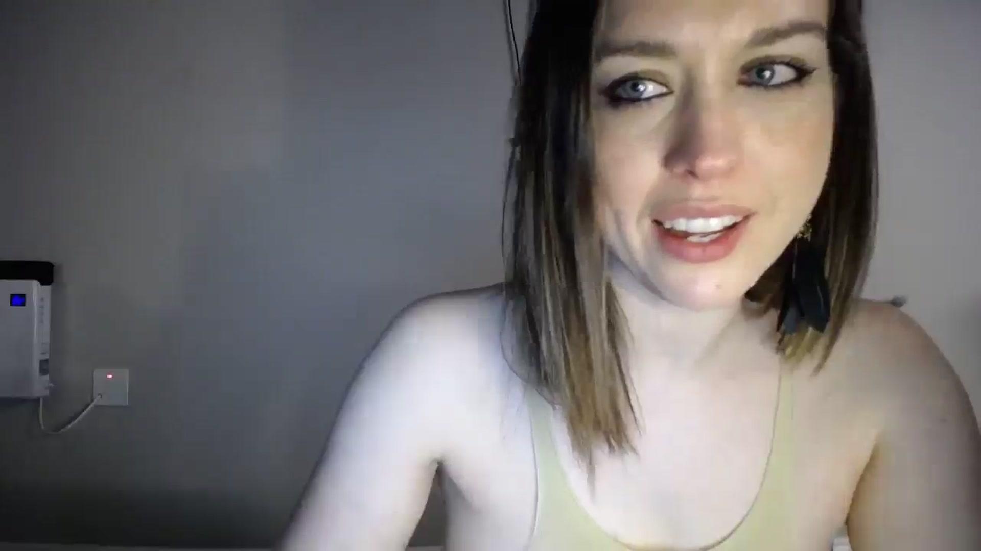 Gallery image thumbnail from Girl_X_Power's myfreecams stream on, 12/16/2024, 20:23 image 7 of 20
