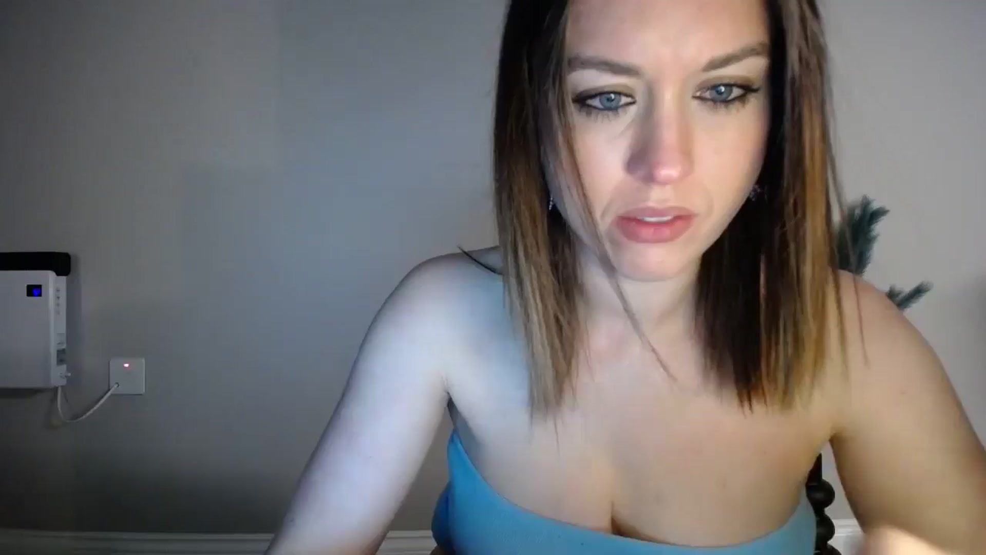 Gallery image thumbnail from Girl_X_Power's myfreecams stream on, 12/23/2024, 19:34 image 11 of 20