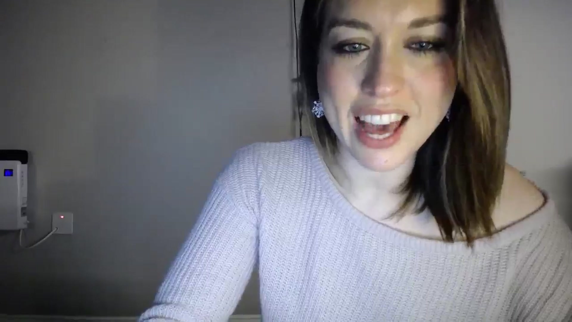 Gallery image thumbnail from Girl_X_Power's myfreecams stream on, 12/25/2024, 18:23 image 12 of 20