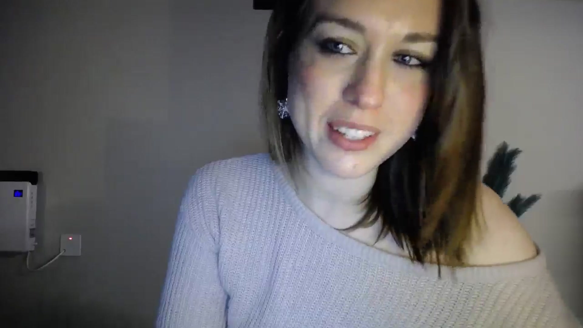 Gallery image thumbnail from Girl_X_Power's myfreecams stream on, 12/25/2024, 18:23 image 14 of 20