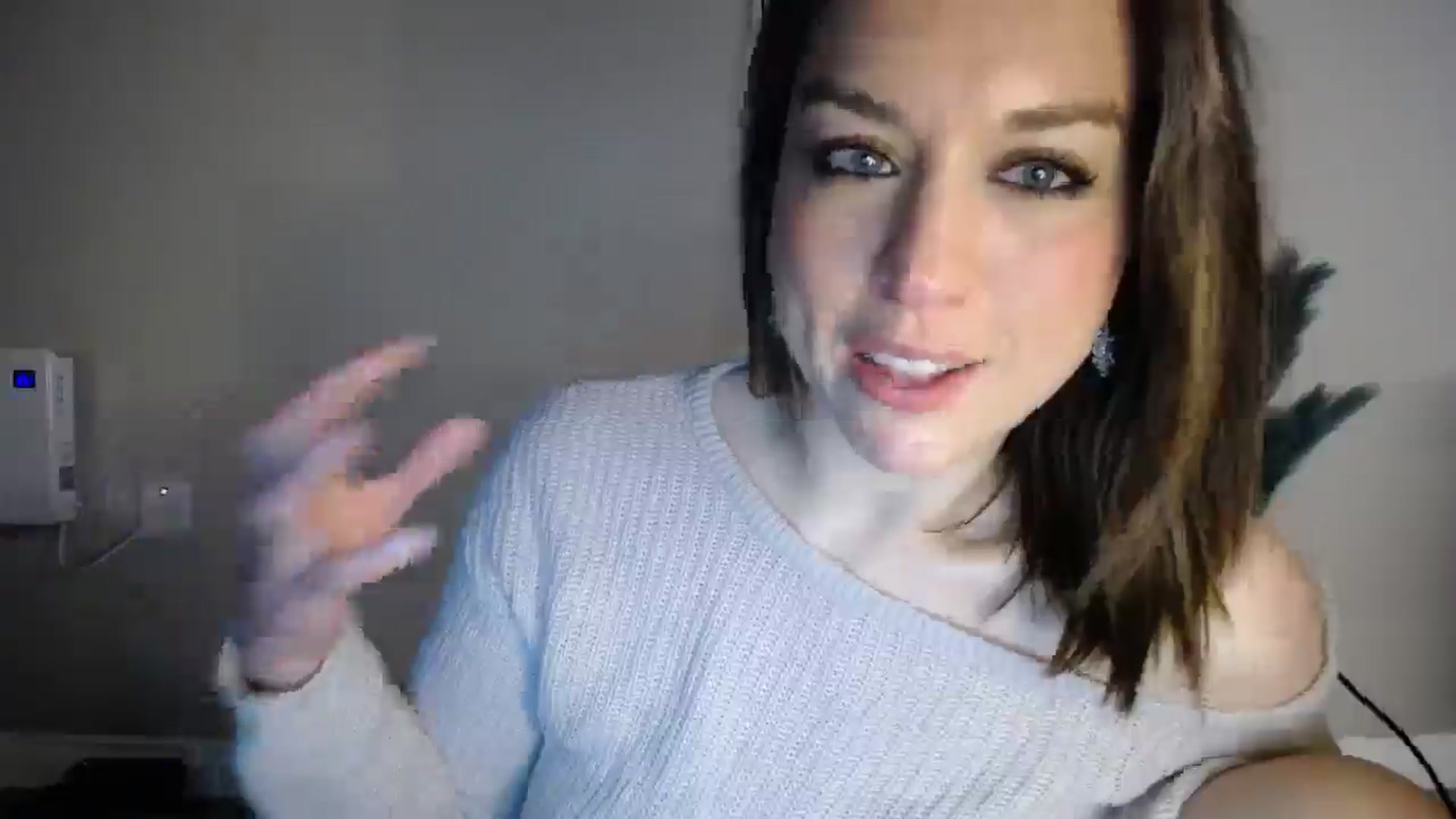 Gallery image thumbnail from Girl_X_Power's myfreecams stream on, 12/25/2024, 18:45 image 6 of 20