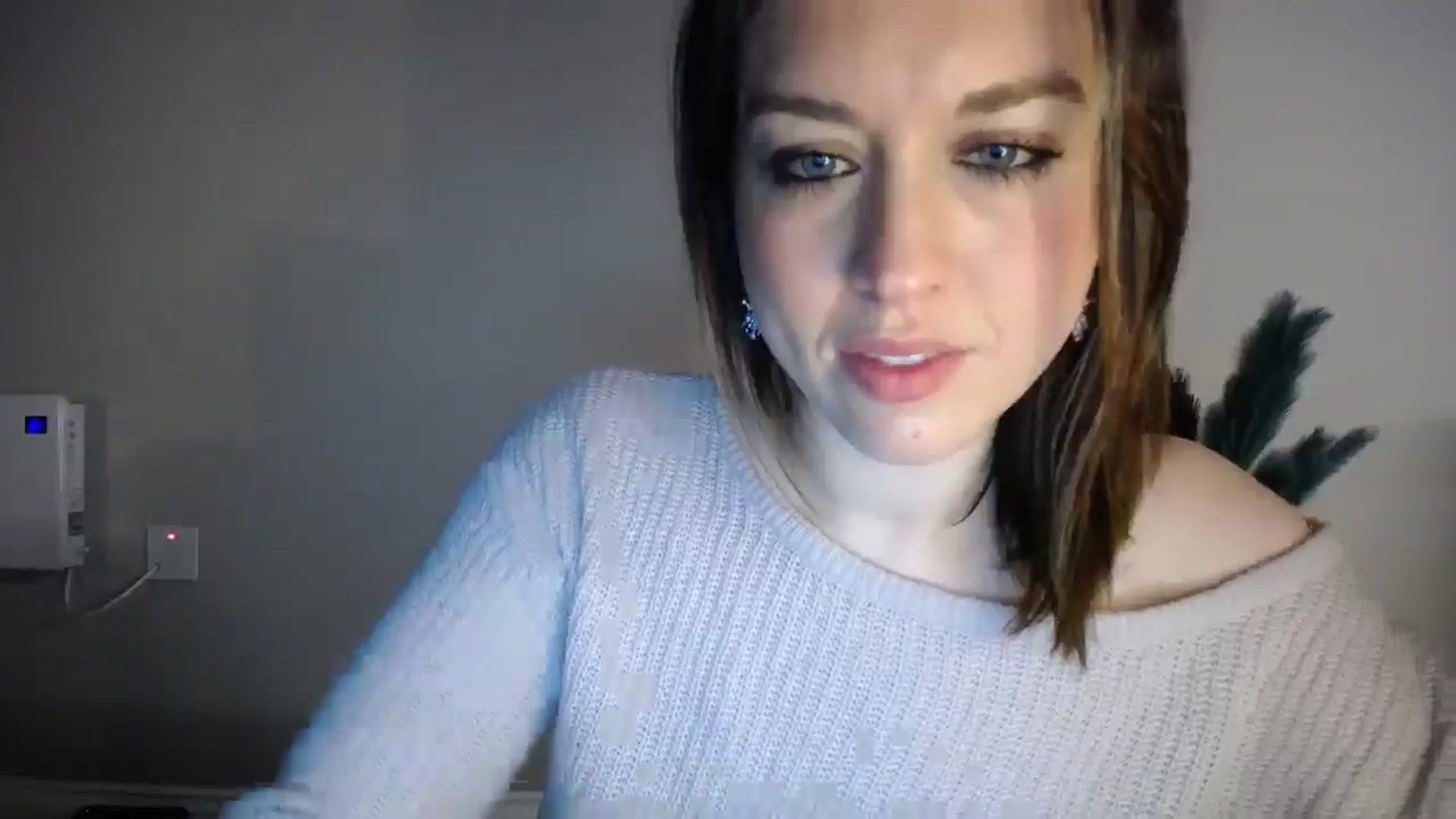 Gallery image thumbnail from Girl_X_Power's myfreecams stream on, 12/25/2024, 18:45 image 8 of 20