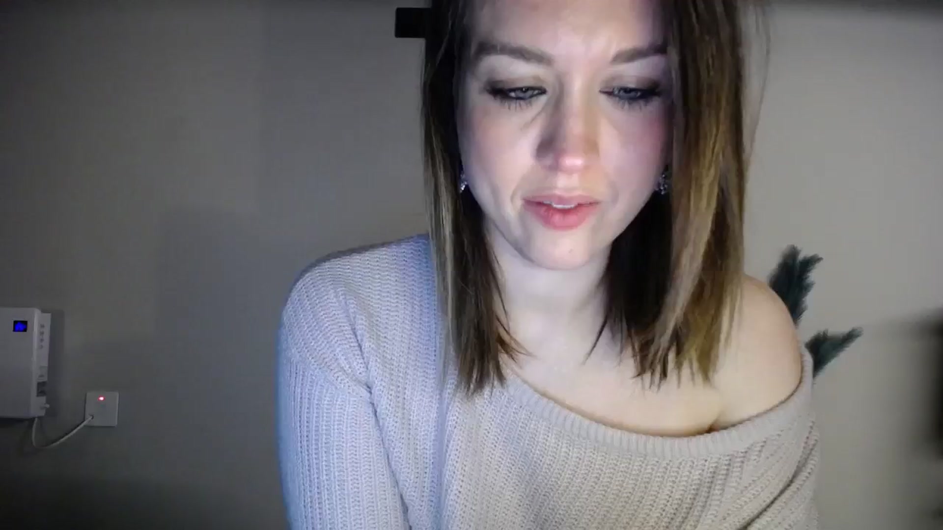 Gallery image thumbnail from Girl_X_Power's myfreecams stream on, 12/25/2024, 21:15 image 16 of 20