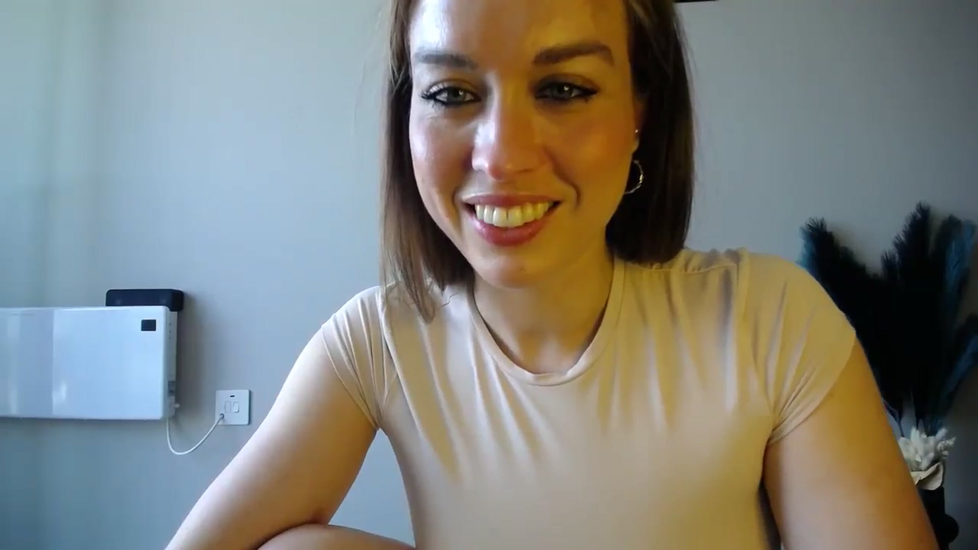 Gallery image thumbnail from Girl_X_Power's myfreecams stream on, 04/17/2025, 15:12 image 16 of 20