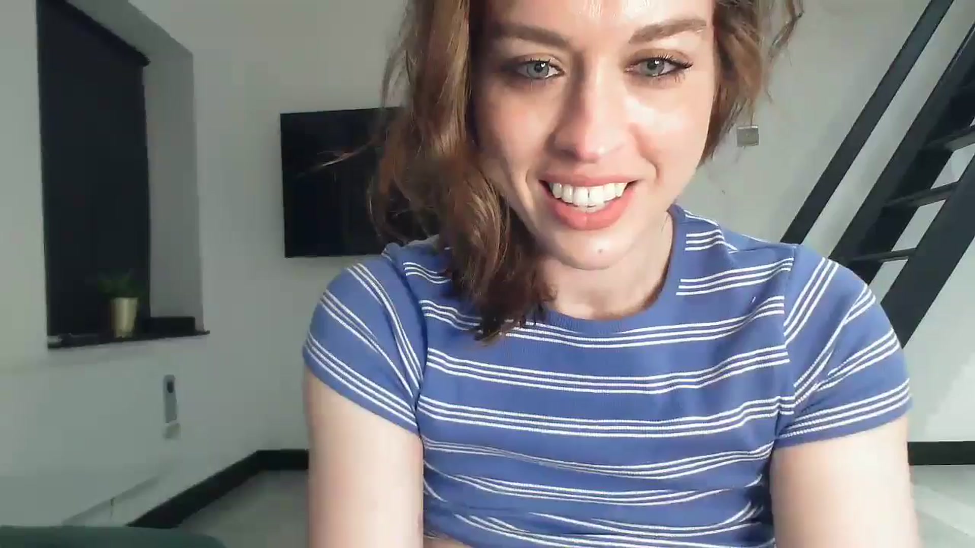 Gallery image thumbnail from Girl_X_Power's myfreecams stream on, 06/15/2025, 21:18 image 15 of 20