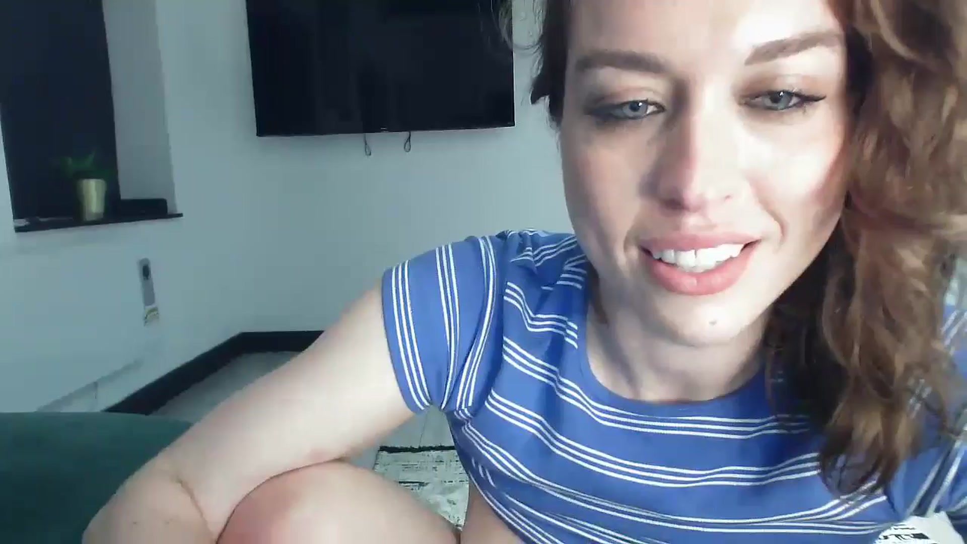 Gallery image thumbnail from Girl_X_Power's myfreecams stream on, 06/15/2025, 21:18 image 18 of 20
