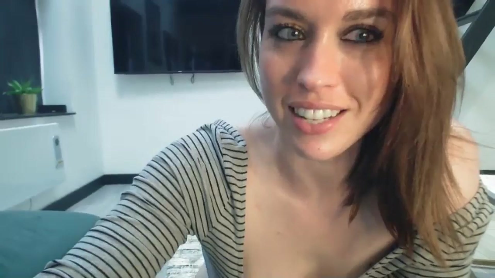 Gallery image thumbnail from Girl_X_Power's myfreecams stream on, 06/17/2025, 18:32 image 15 of 20