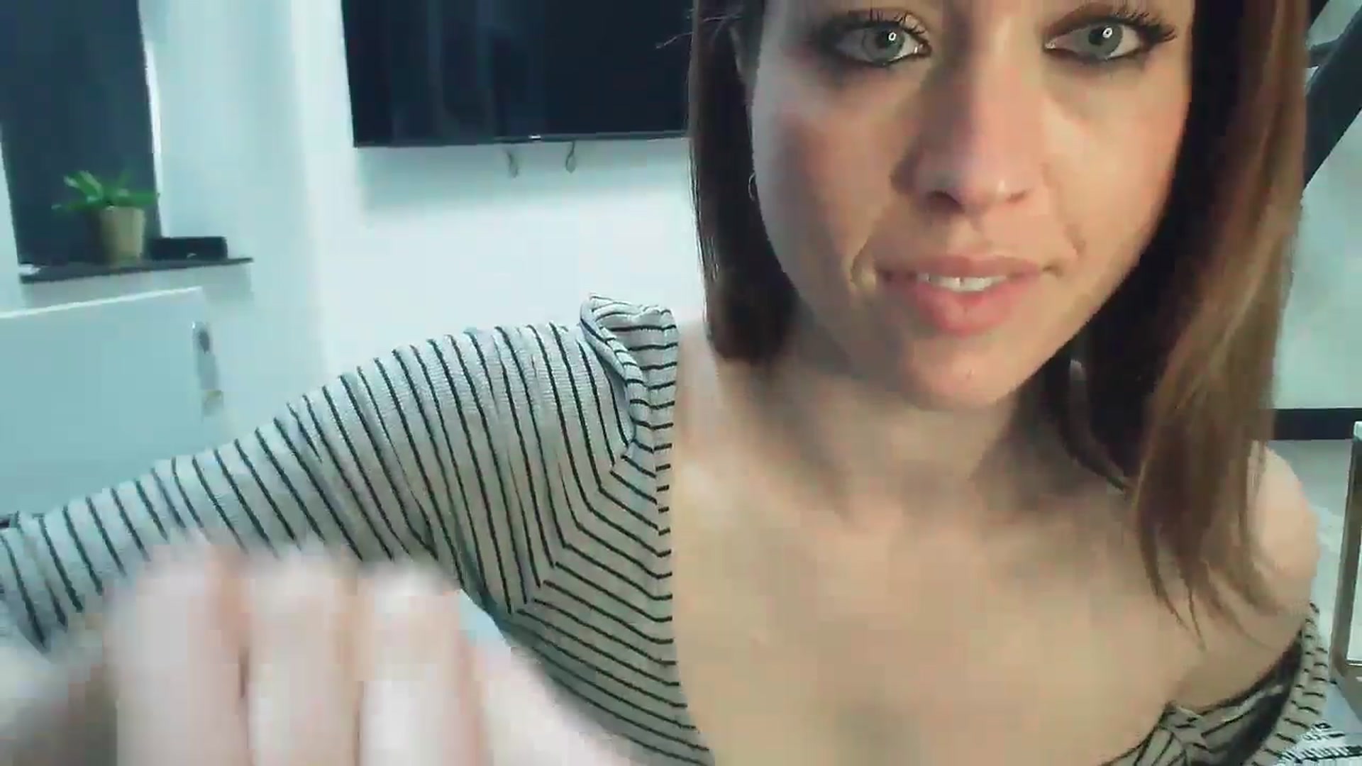Gallery image thumbnail from Girl_X_Power's myfreecams stream on, 06/17/2025, 18:32 image 2 of 20
