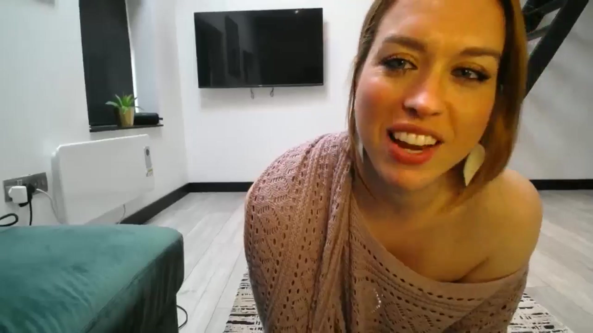 Gallery image thumbnail from Girl_X_Power's myfreecams stream on, 08/17/2025, 16:33 image 3 of 20